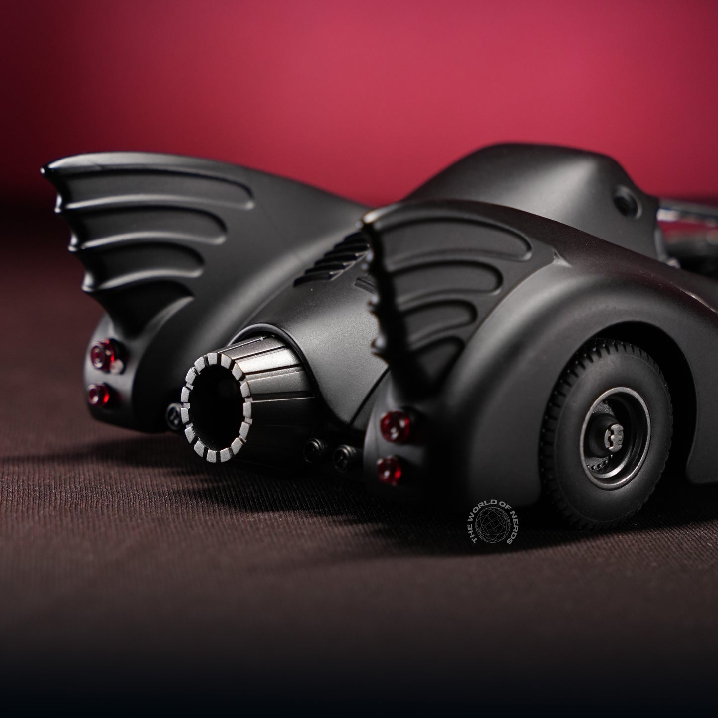 Batmobile Diecast Model Car – 1:24 Collector Edition