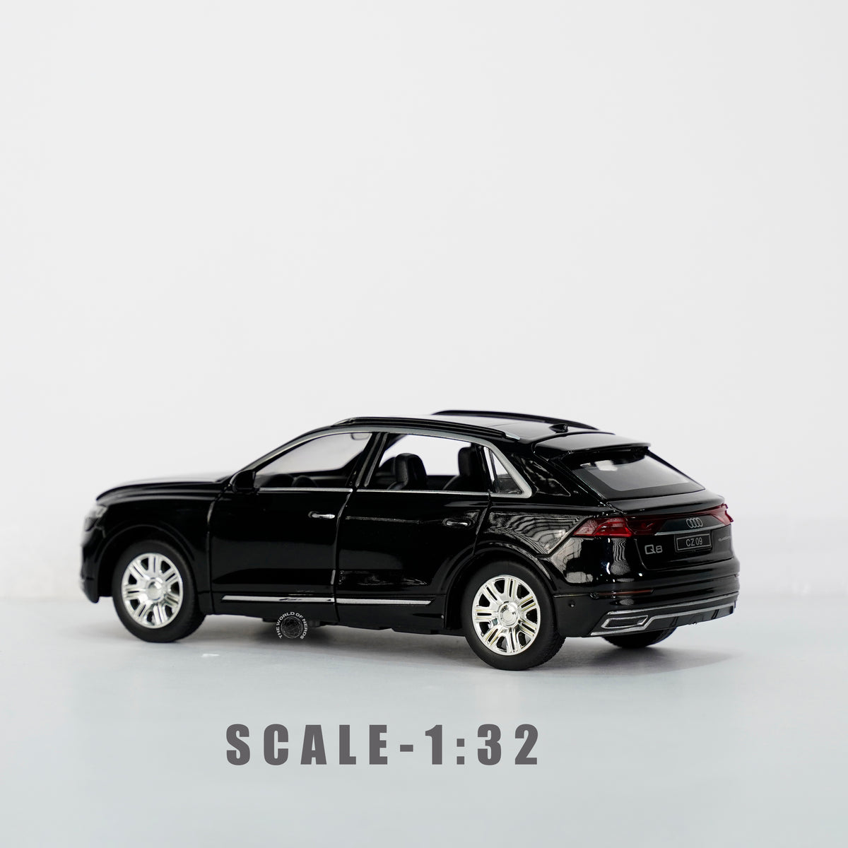 BLACK-AUDI Q8 SCALE - 1:24 - The World Of Nerds