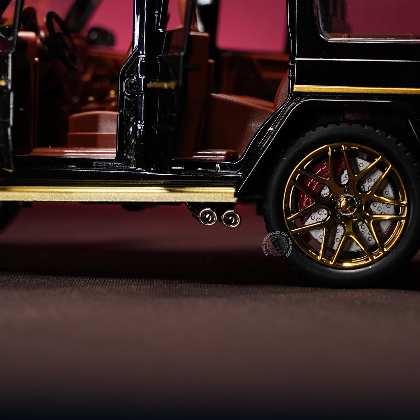 Luxury on Wheels: Black Mercedes-Benz G-Class Scale Car