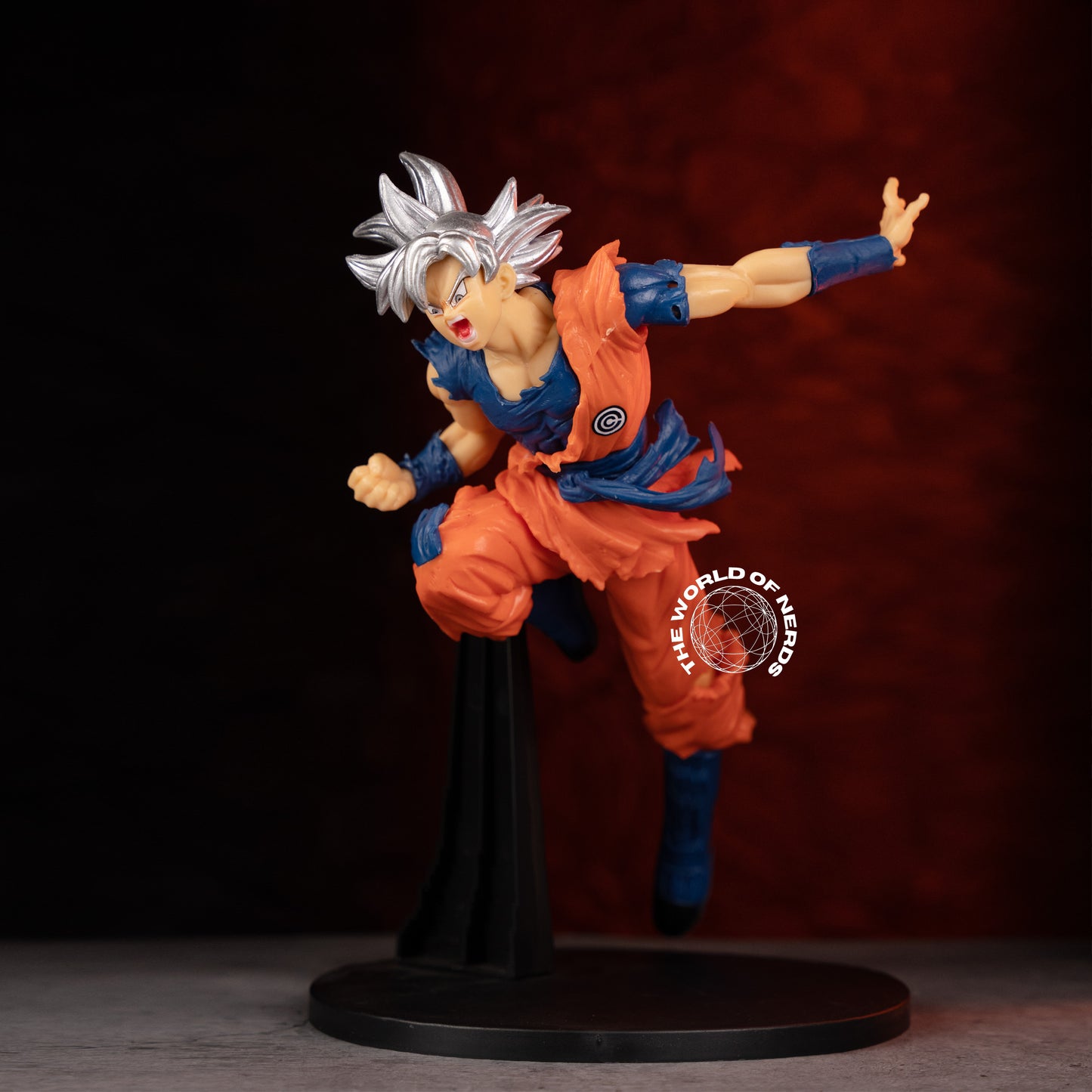 D1-GOKU ULTRA INSTINCT ACTION FIGURE