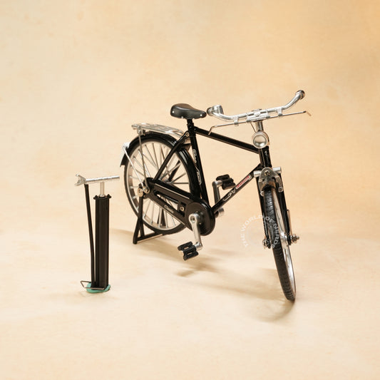 BLACK-CLASSIC BICYCLE 1:10 SCALE