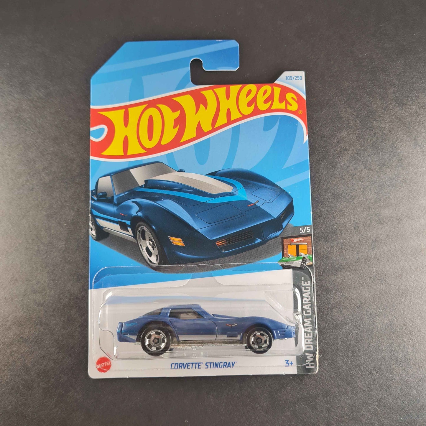 Hot Wheels Corvette Stingray - Ultimate Collector's Model for Car Enthusiasts