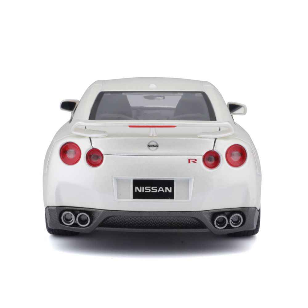 BBURAGO 1:18 Nissan GT-R R35 Scale Model 2009