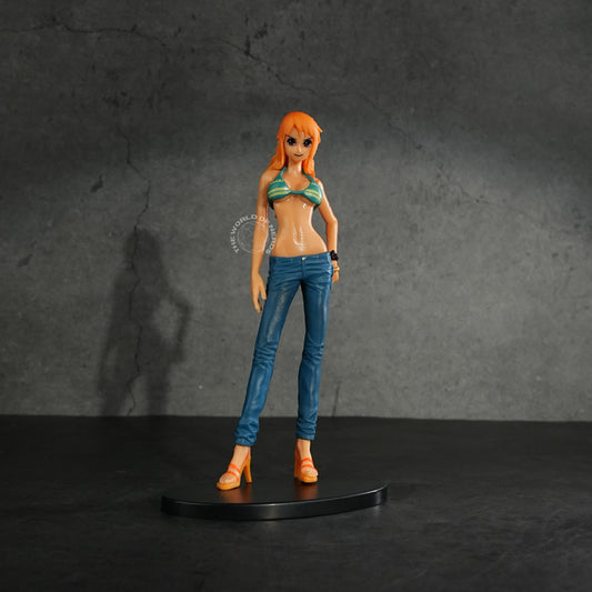 One Piece’s Nami Striking a Confident Pose