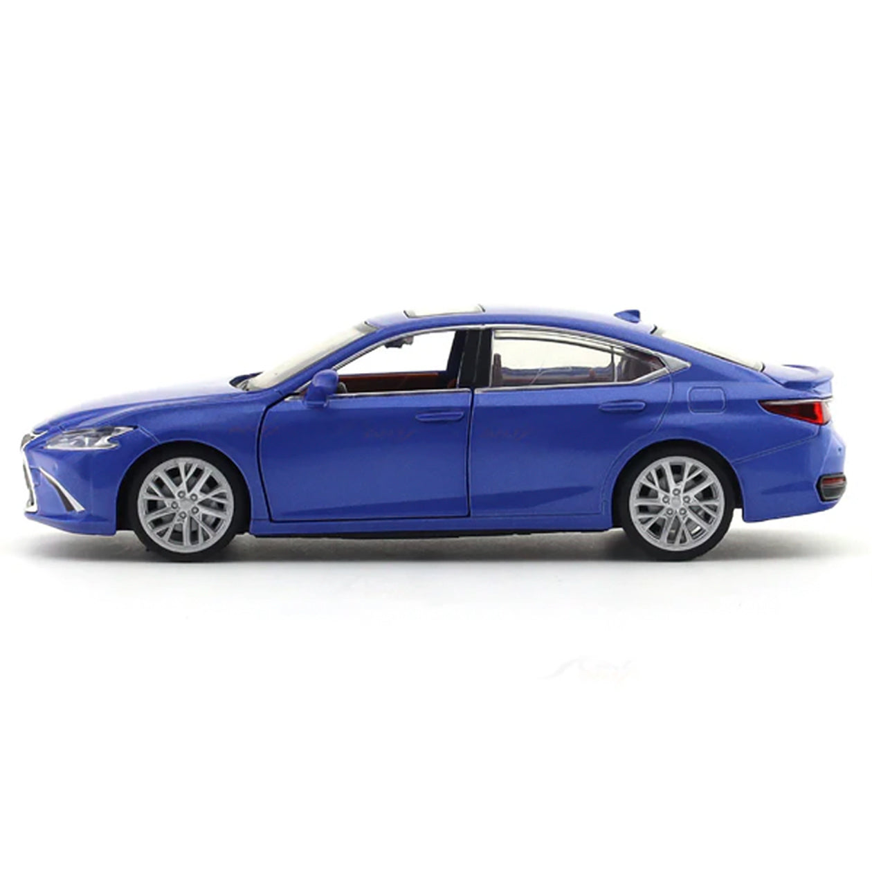 Lexus ES 300h – MSZ Blue - The World Of Nerds