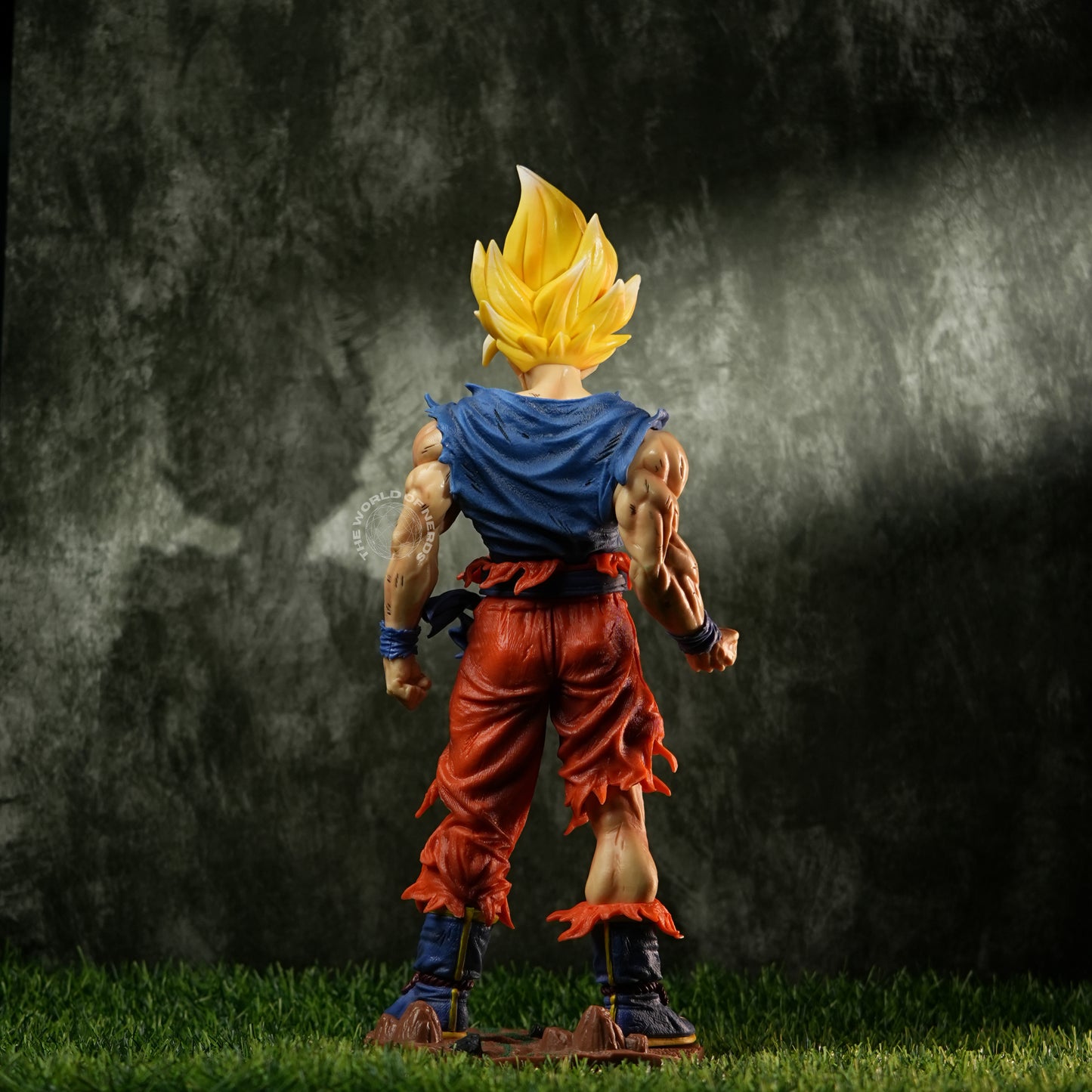 Super Saiyan Goku: Power Unleashed Collectable Figurine
