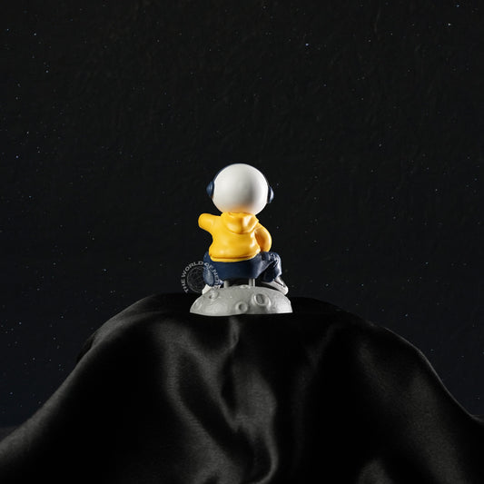 Shinchan Moon Base Astronaut Model