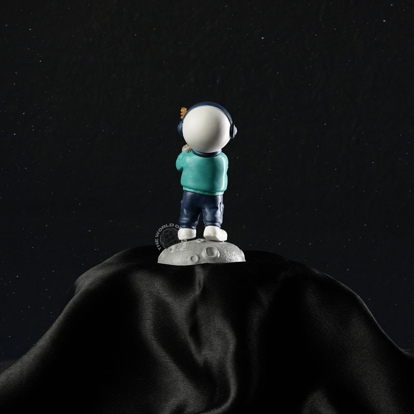 Cosmic Rockstar Shinchan Collectible