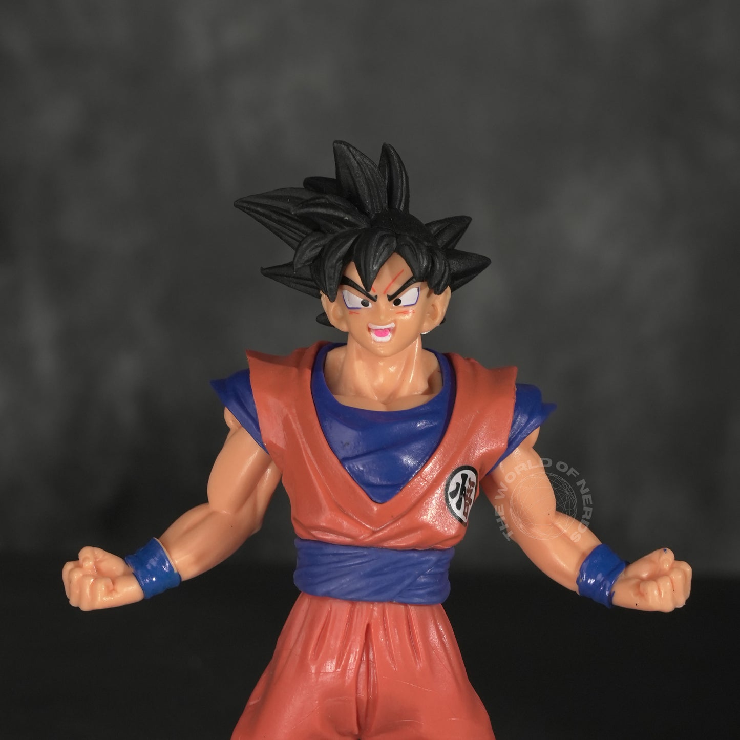 GOKU – CLASSIC BATTLE POSE COLLECTIBLE FIGURE - The World Of Nerds