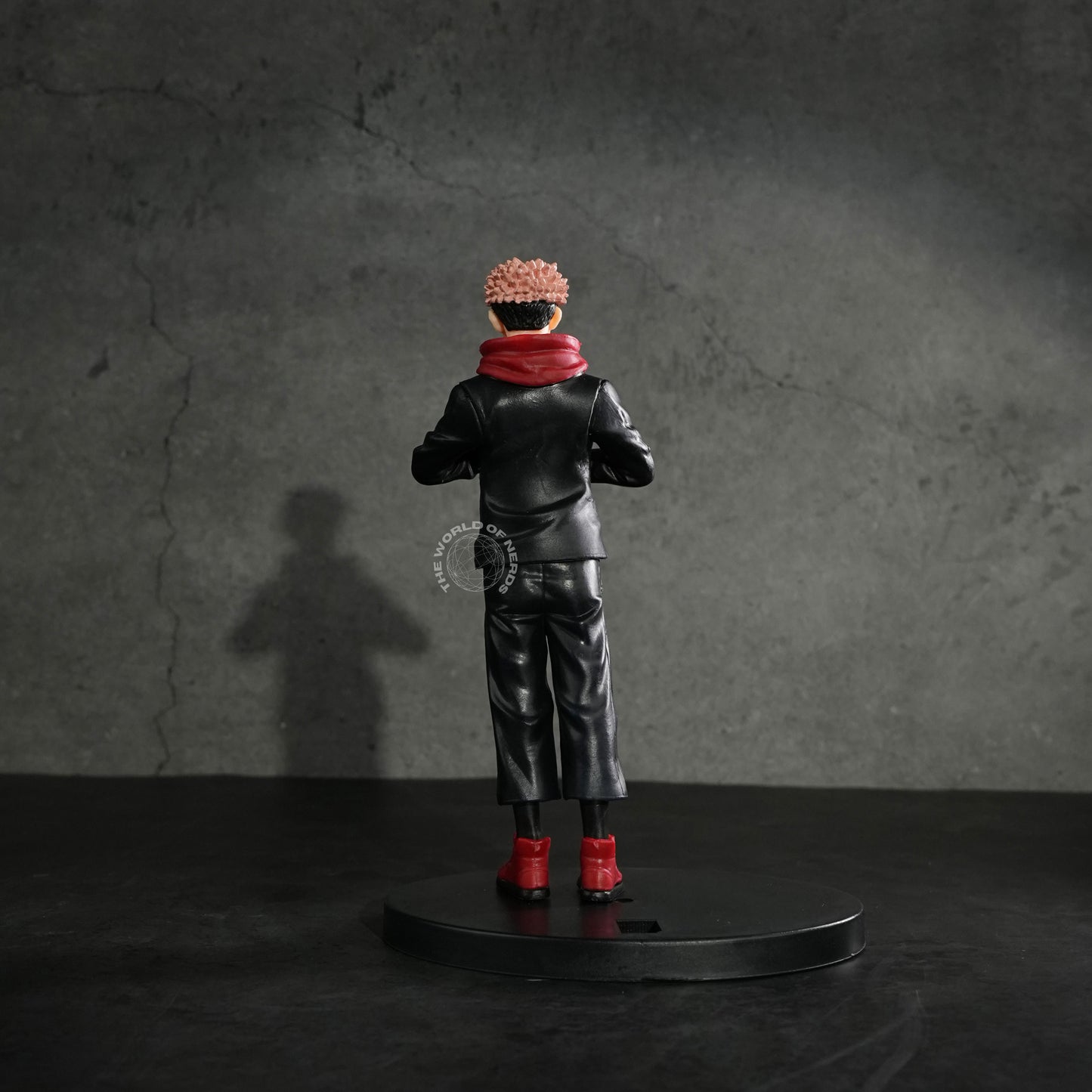 Jujutsu Kaisen Yuji Itadori Figure in Uniform Pose
