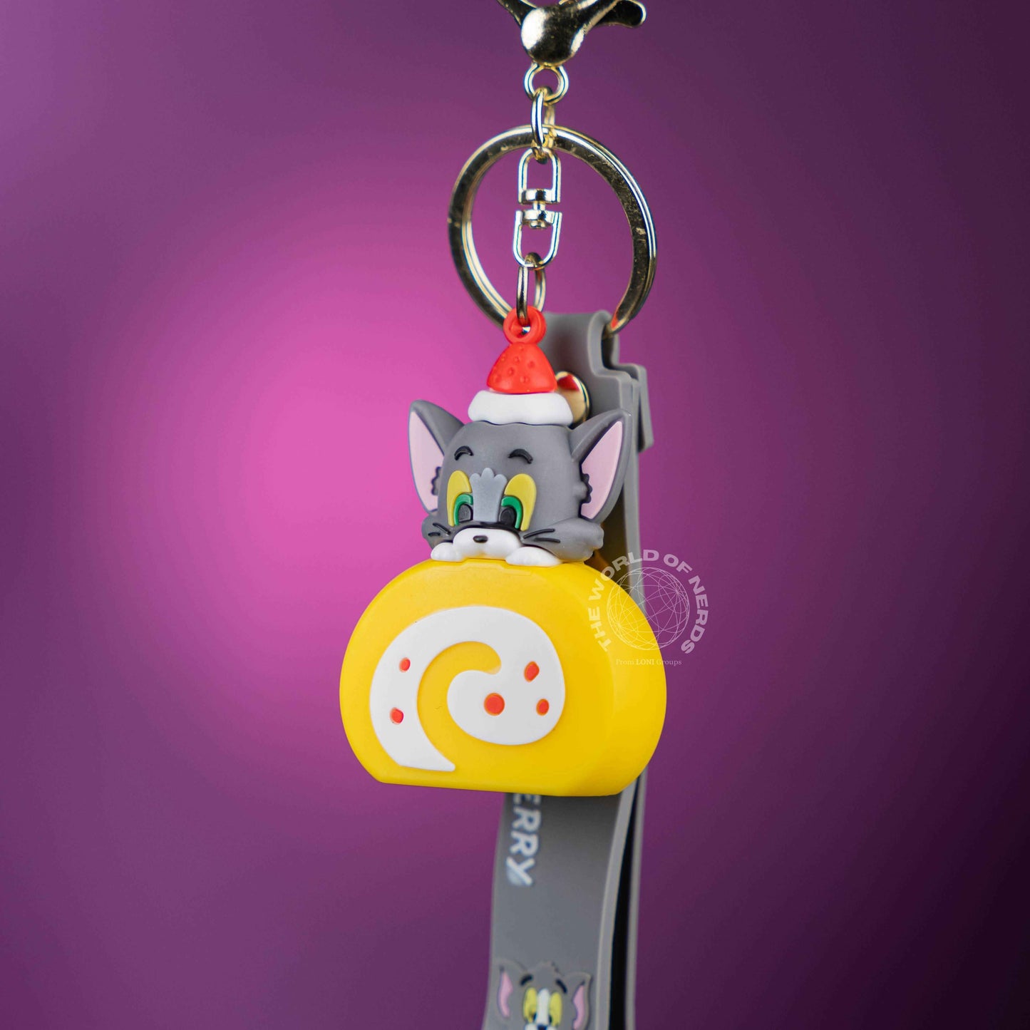 TOM INSIDE CAKE KEYCHAIN