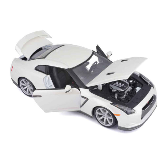 BBURAGO 1:18 Nissan GT-R R35 Scale Model 2009