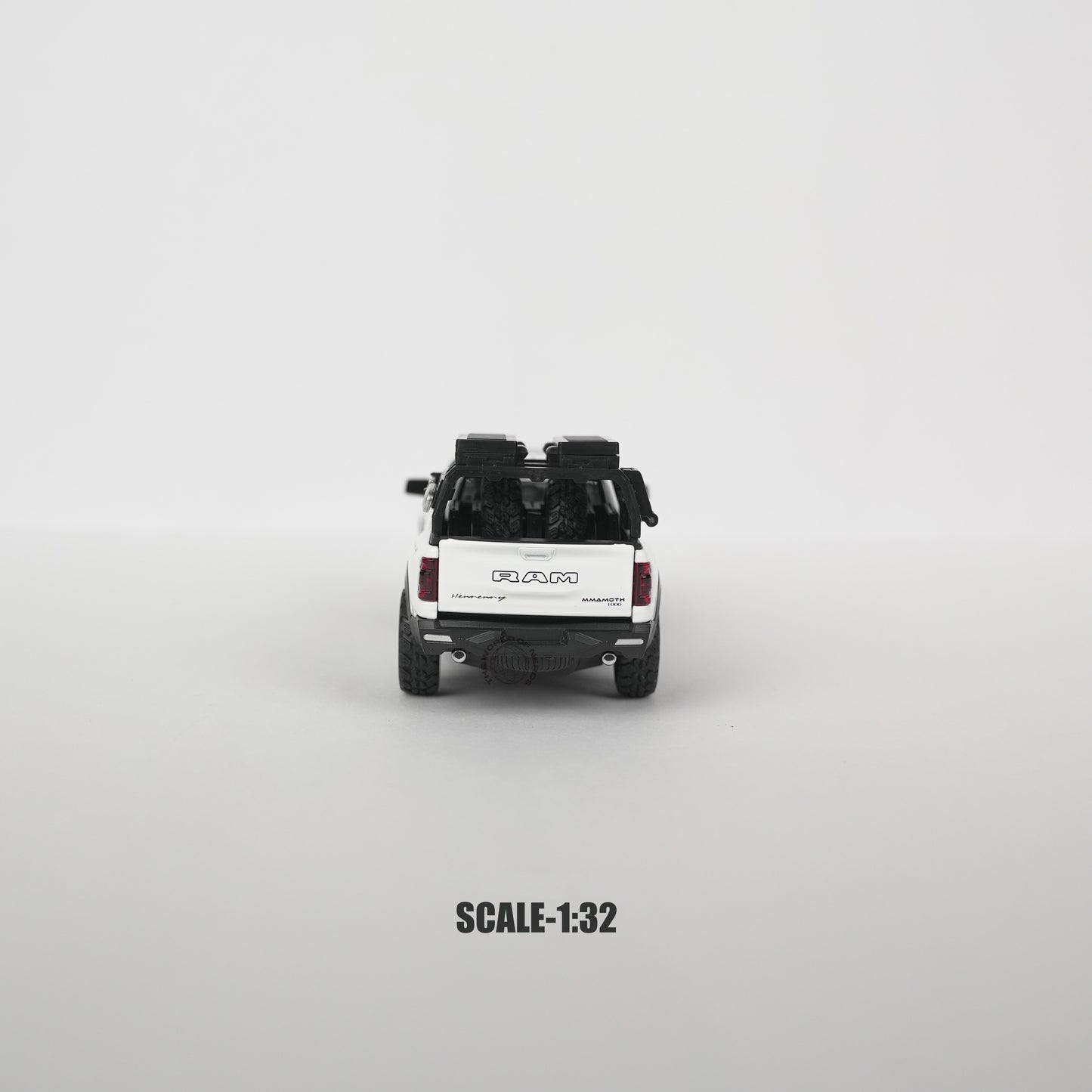 Ram Mammoth Pickup Truck Diecast Model – 1:32 Scale (White)