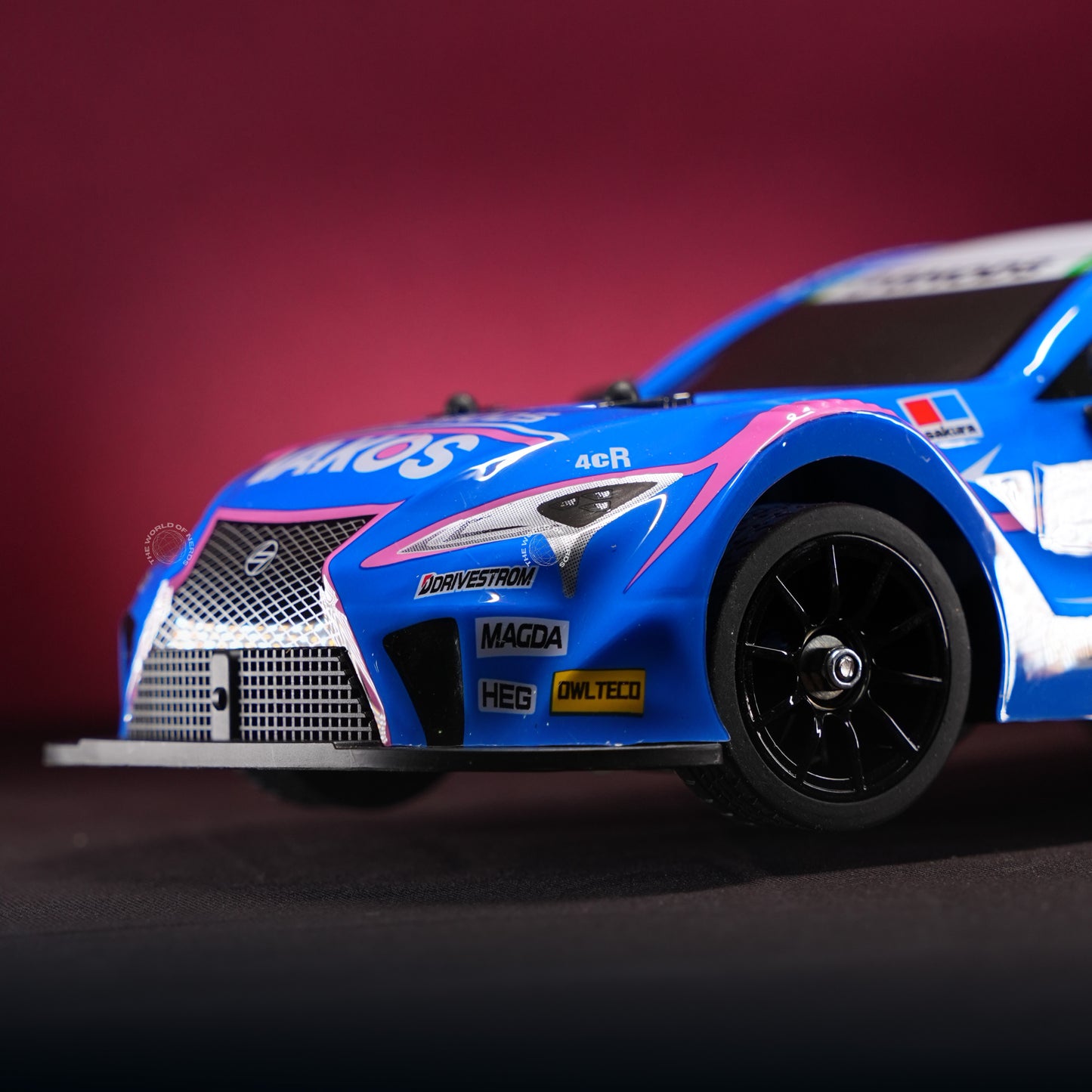High-Speed 4WD RC Racing Car – 30km/h Drift Machine with Lights & Controller