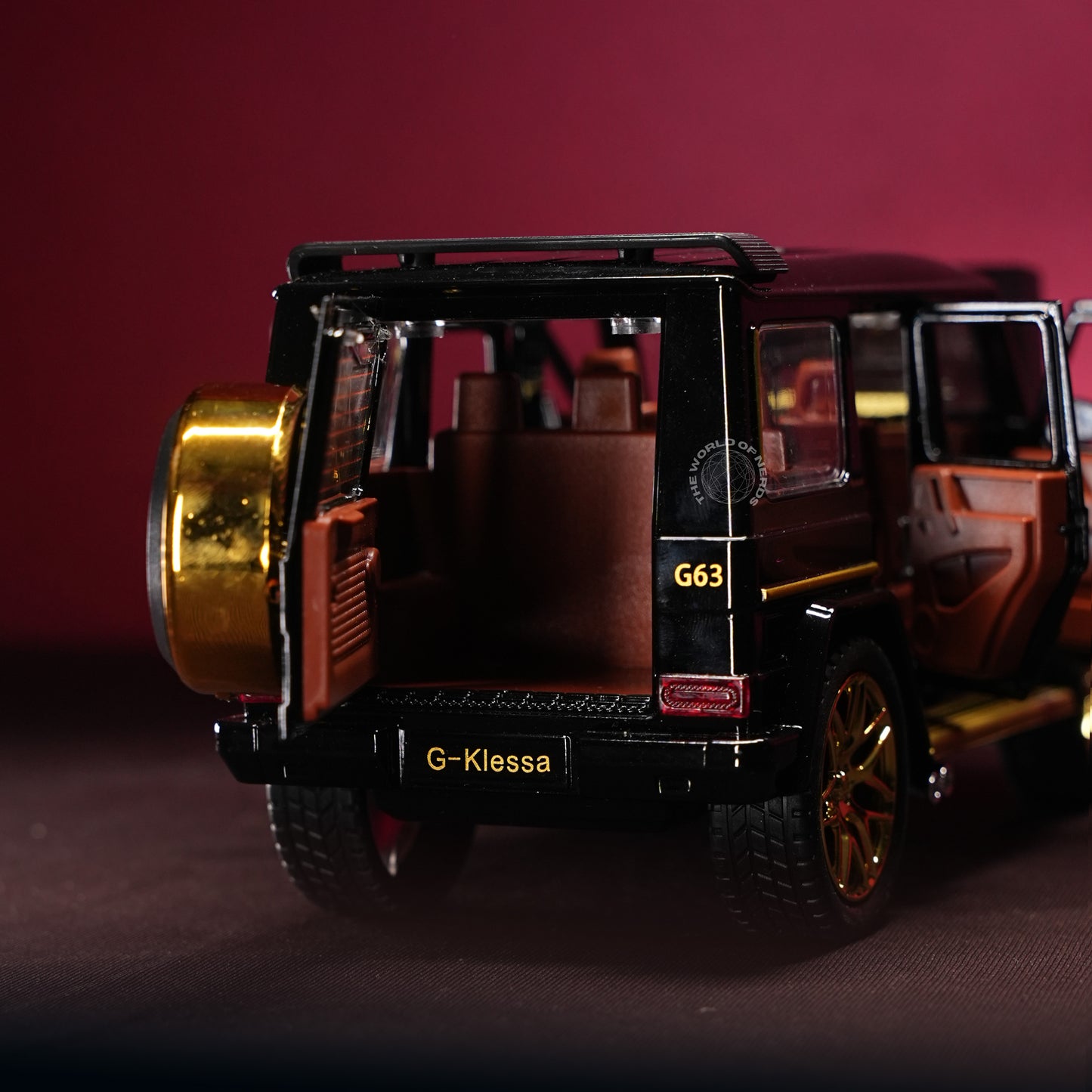 Luxury on Wheels: Black Mercedes-Benz G-Class Scale Car