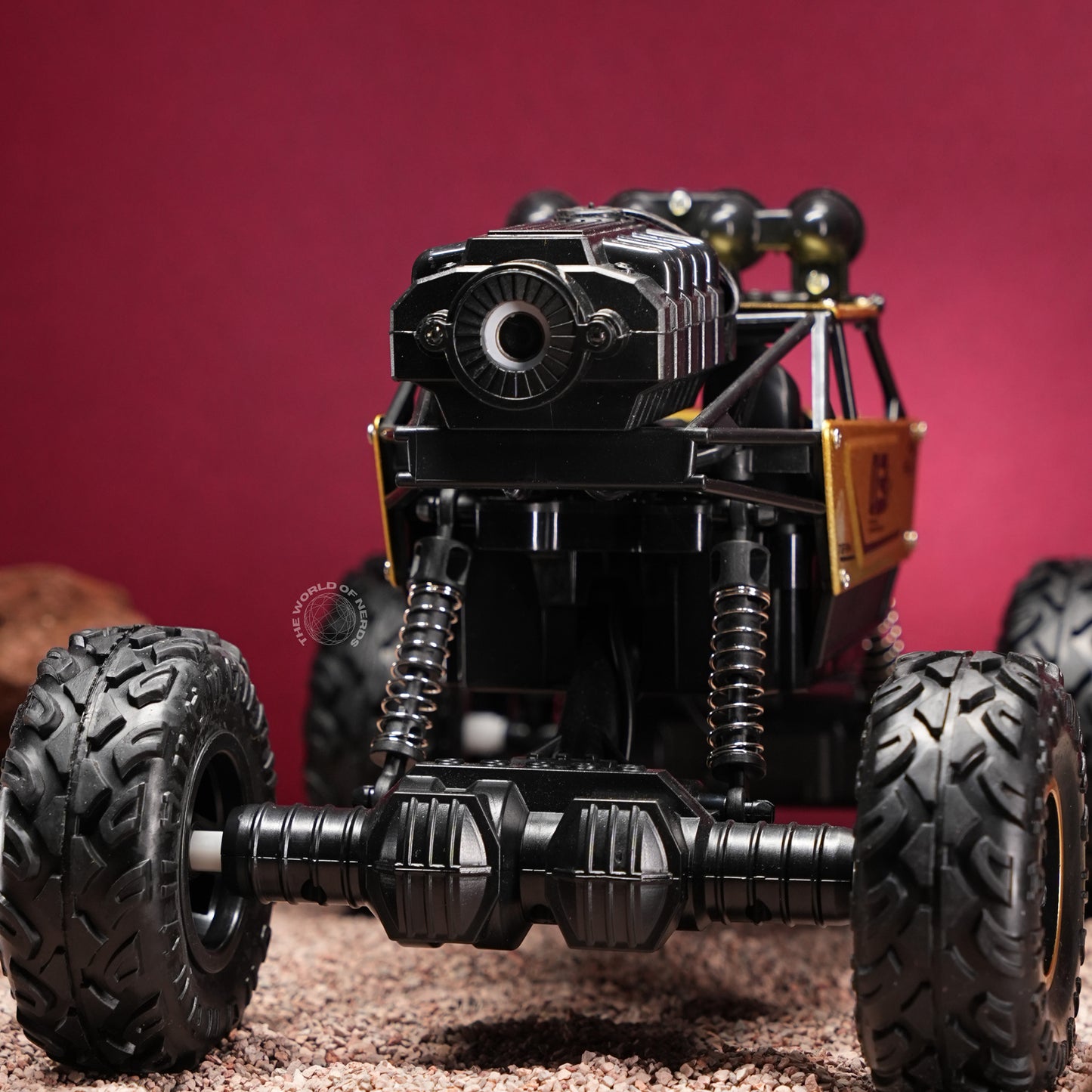 Gold Edition Rock Crawler RC Truck – 1:16 Alloy Off-Road Beast with 2.4GHz Control
