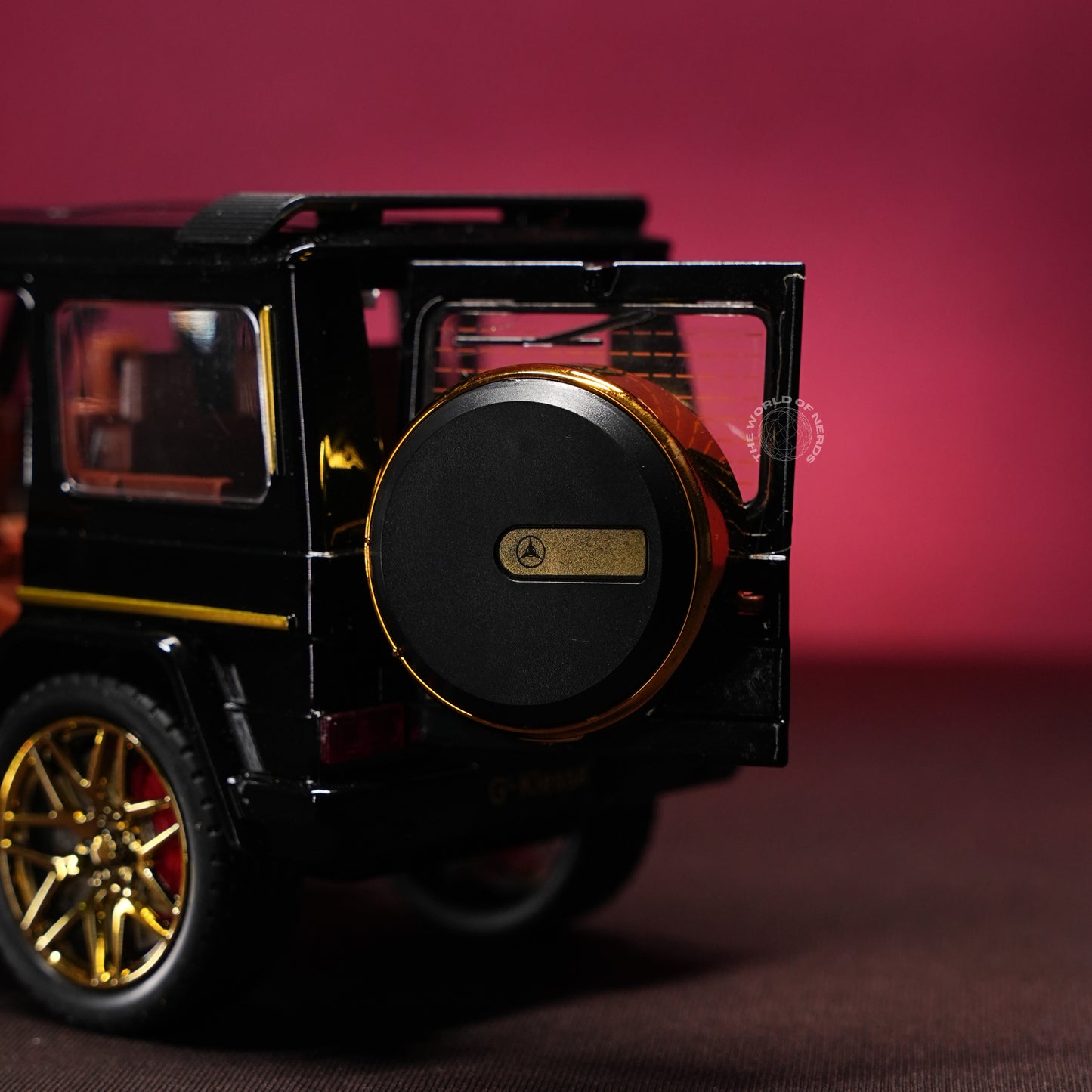 Luxury on Wheels: Black Mercedes-Benz G-Class Scale Car