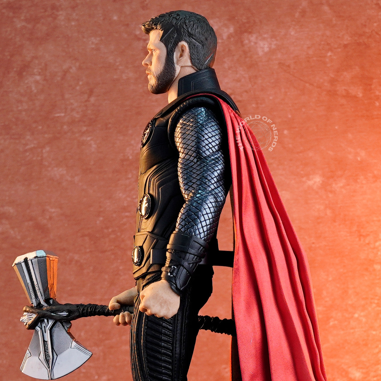 THOR INIFINITY WAR ACTION FIGURE