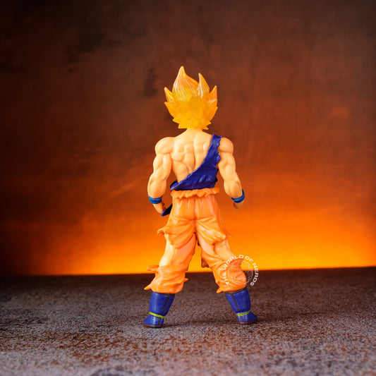 DRAGON BALL GOKU SUPER SAIYAN SELF STANDING ACTION FIGURE