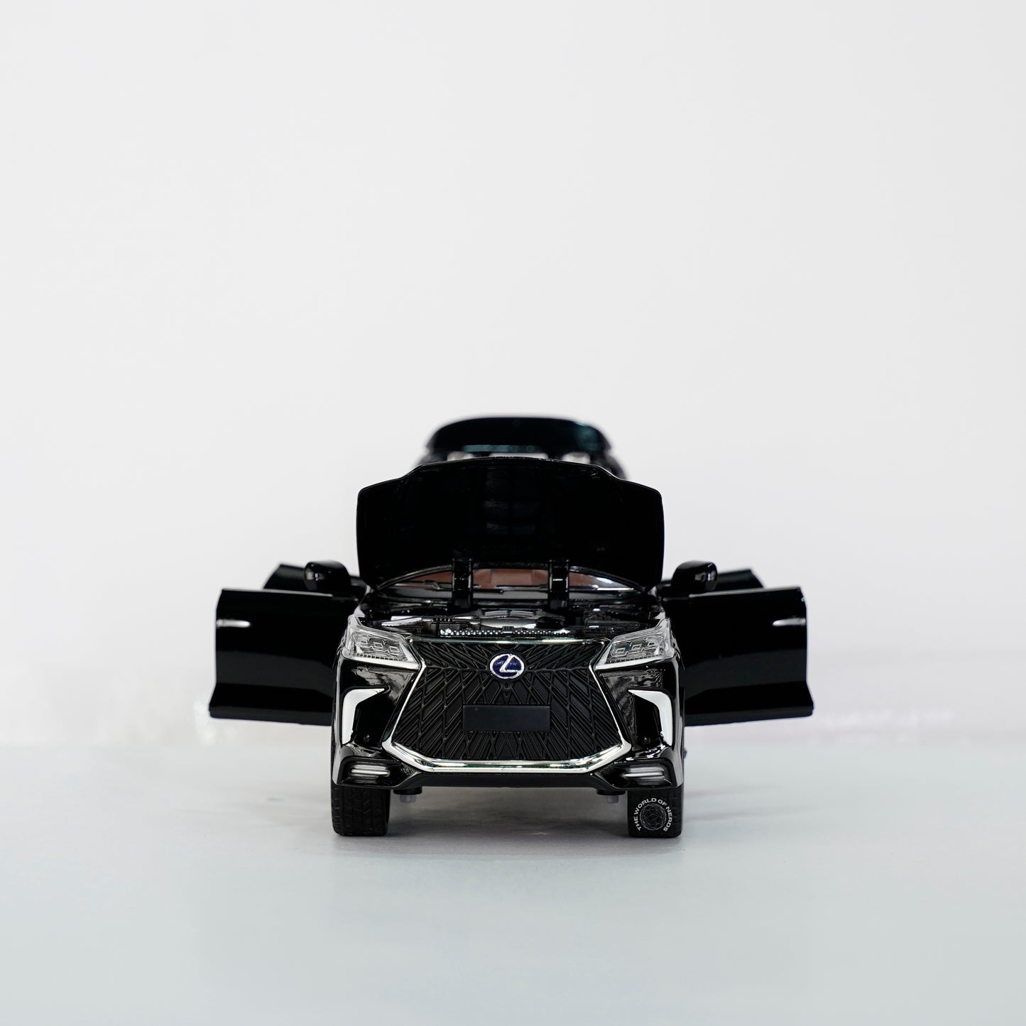 BLACK-LEXUS LX570 SCALE - 1:24