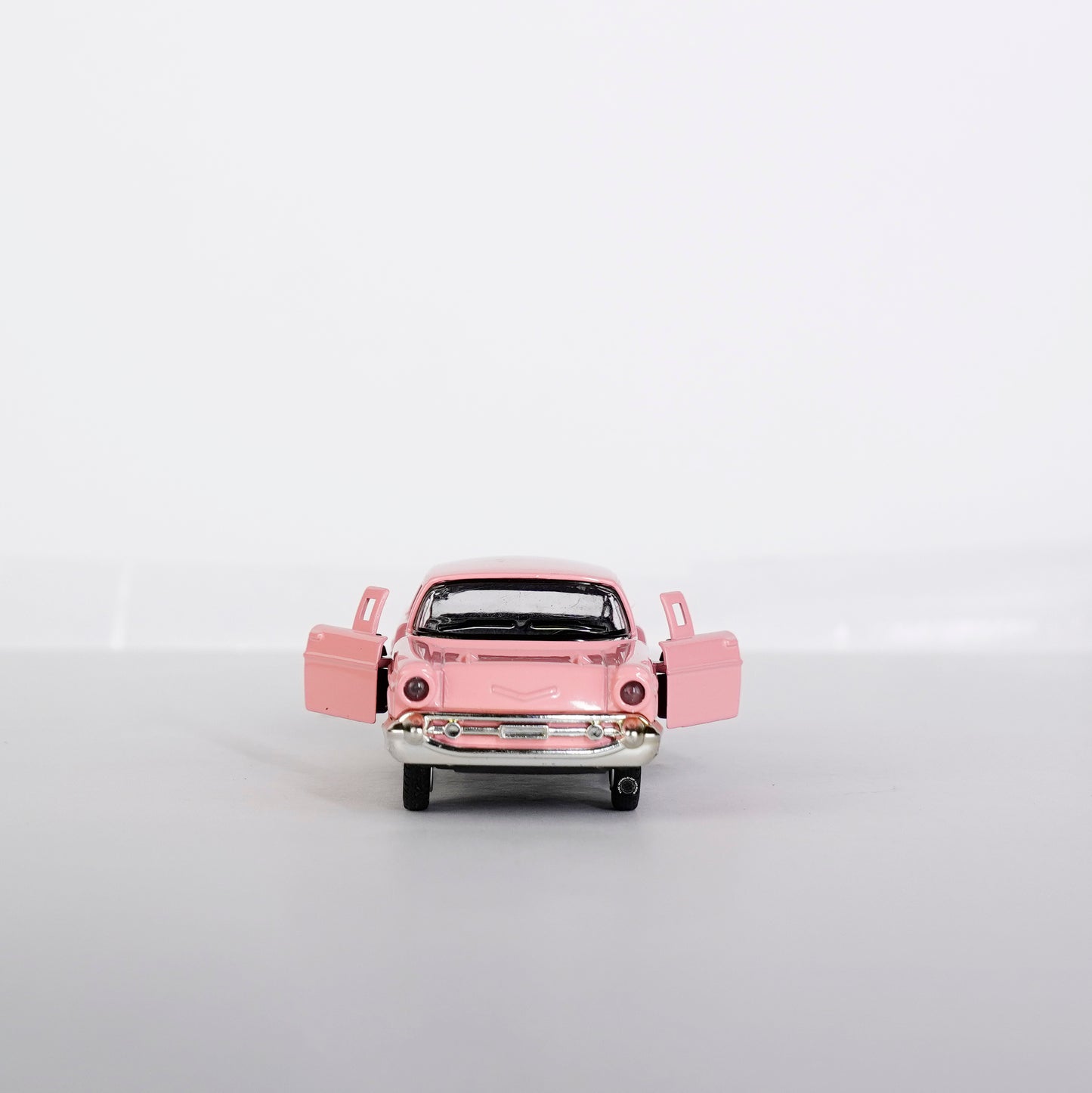 PINK-CHEVROLET BEL AIR CAR SCALE - 1:32