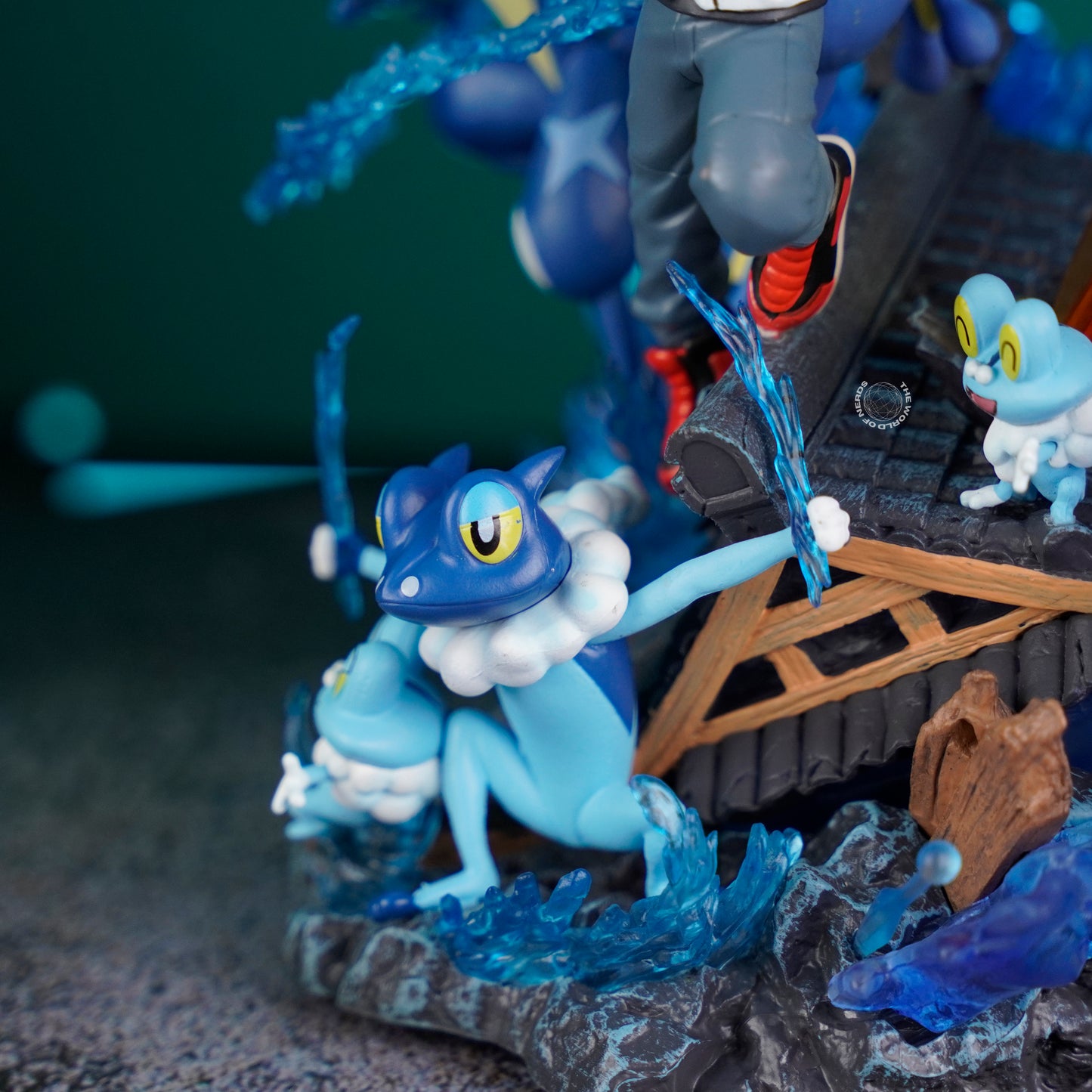 POKEMON ASH WITH FROAKIE ACTION FIGURE