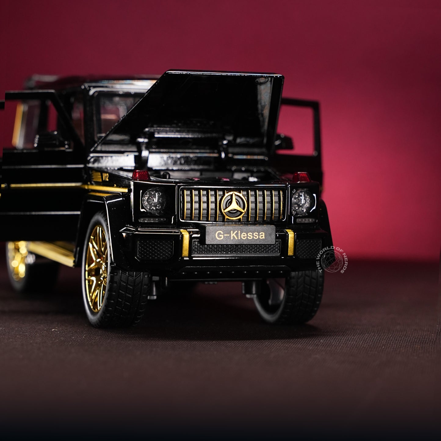 Luxury on Wheels: Black Mercedes-Benz G-Class Scale Car