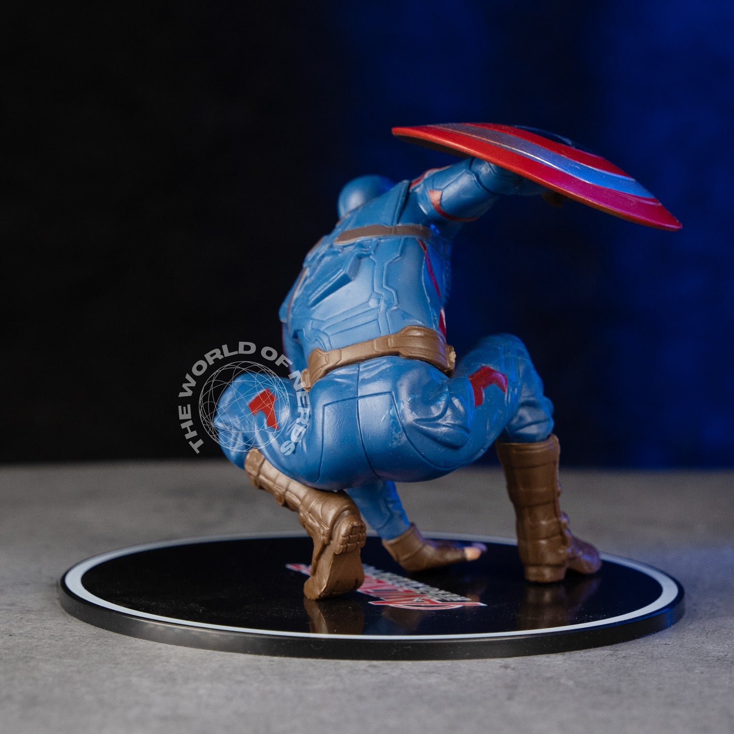 D1-CAPTAIN AMERICA ACTION FIGURE
