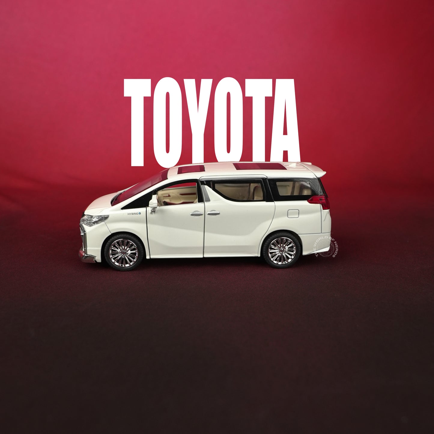 Toyota Alphard Diecast Model Car – 1:24 Scale (White)