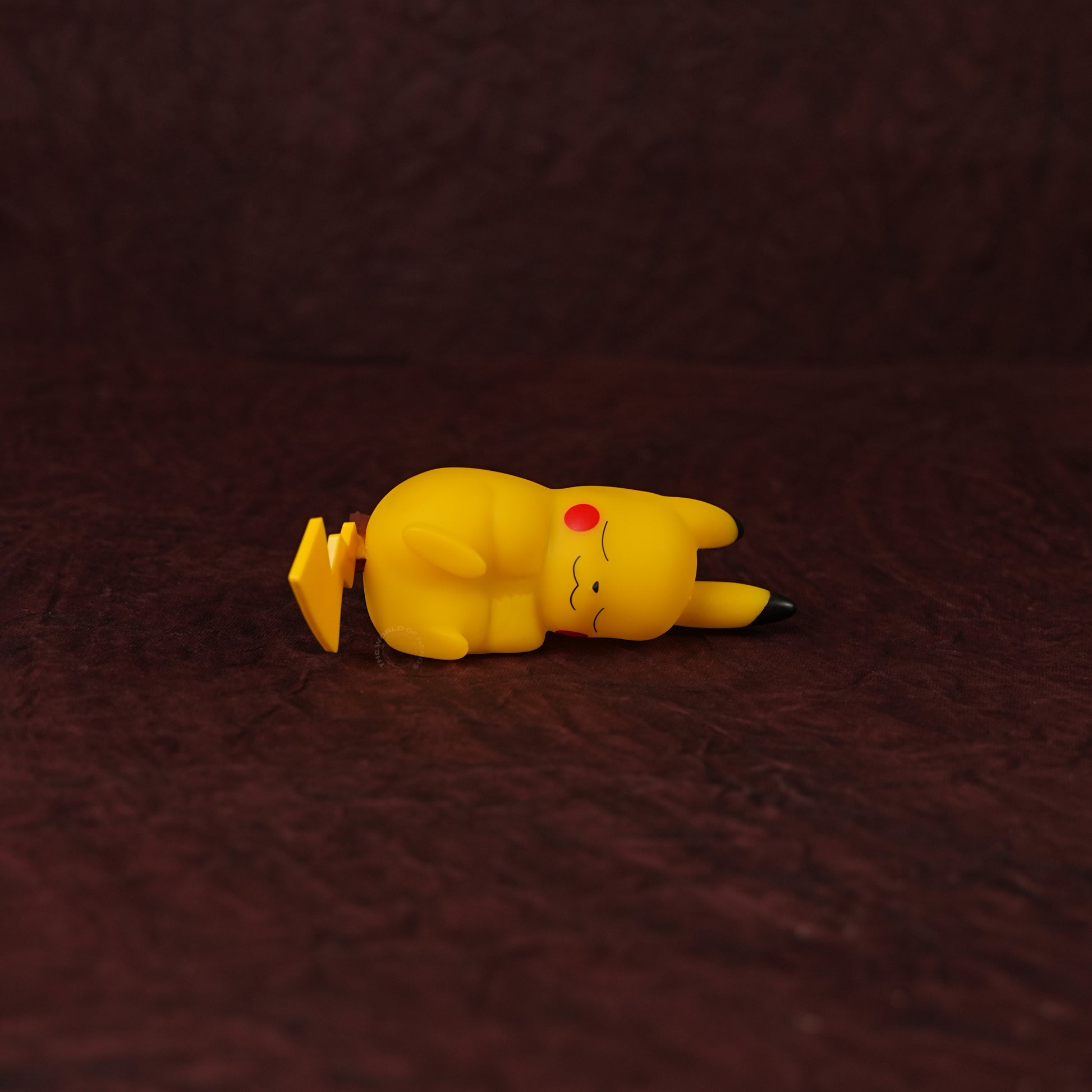 D2 – Pikachu Light - The World Of Nerds