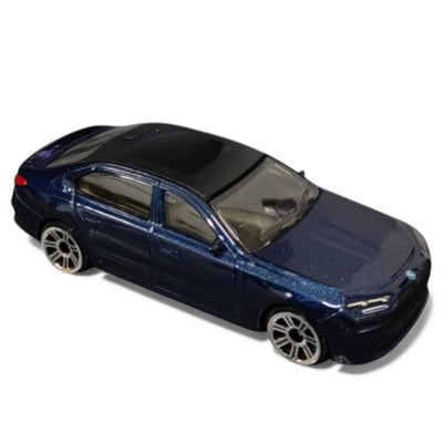 BMW i7 -Blue  – CCA (With Case)