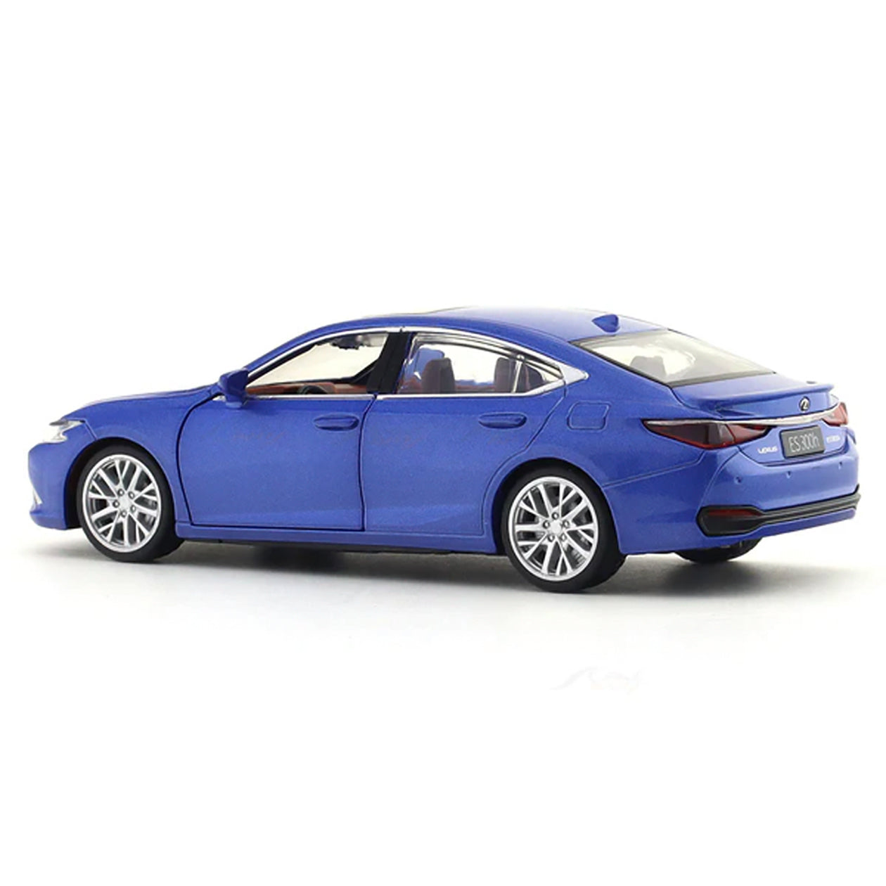 Lexus ES 300h – MSZ Blue - The World Of Nerds