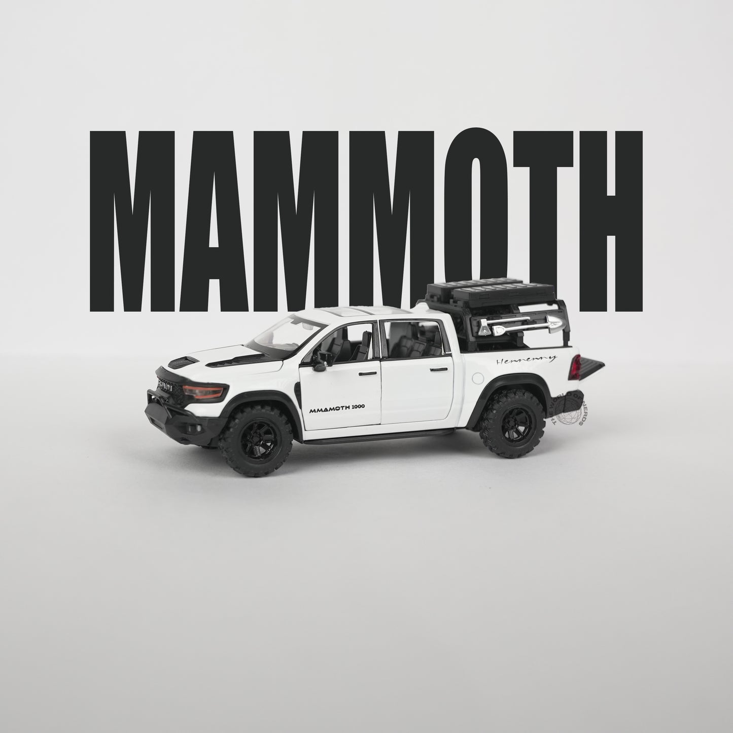 Ram Mammoth Pickup Truck Diecast Model – 1:32 Scale (White)