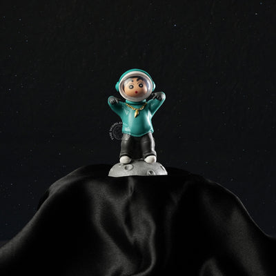 Shinchan Moon Dance Figurin