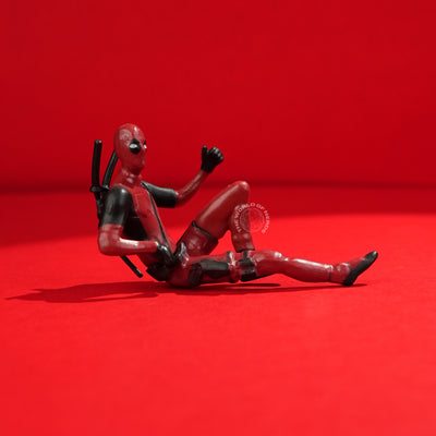 Deadpool Chill Mode Figurine - 2