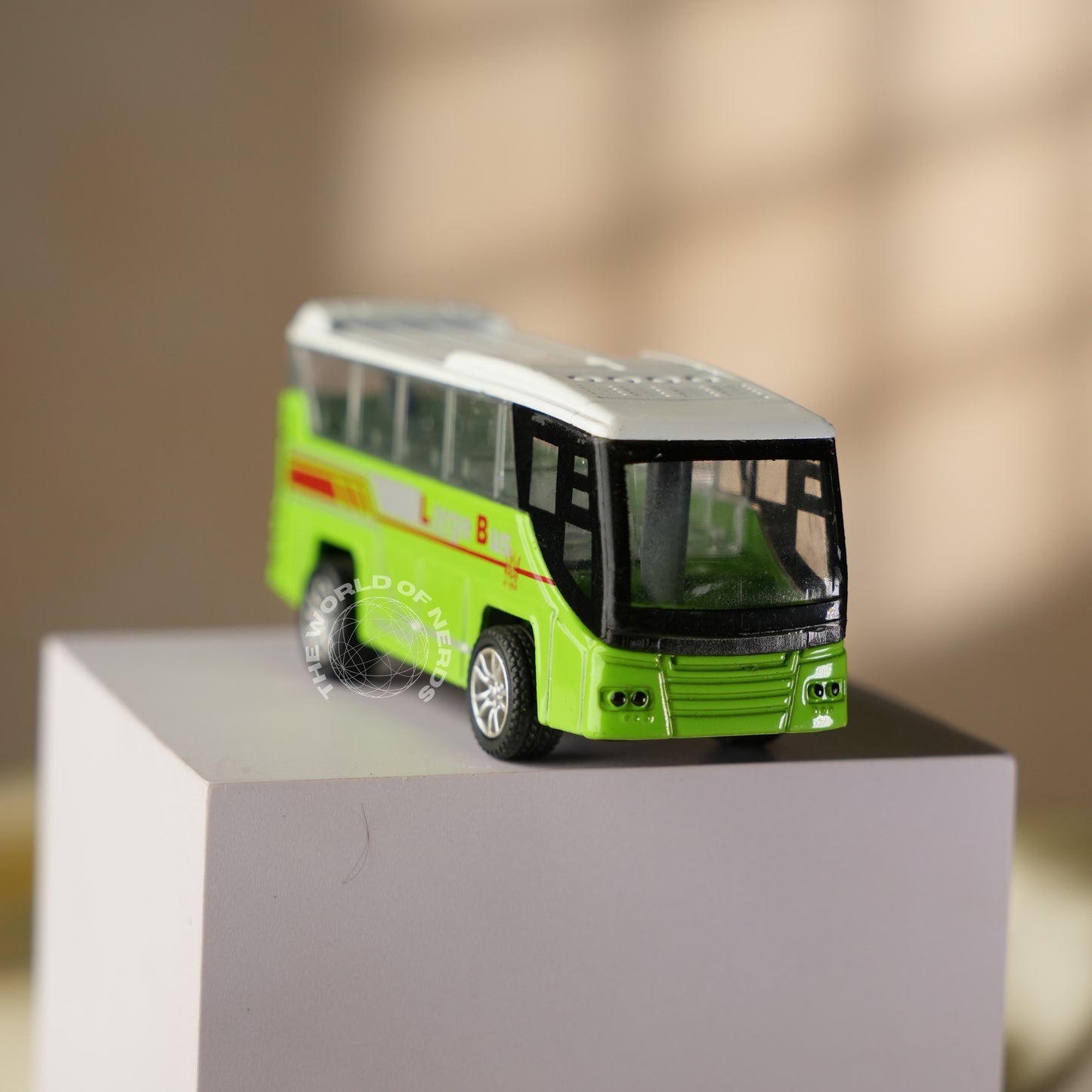 BUS DIE CAST-SET OF 4PCS SCALE - 1:64