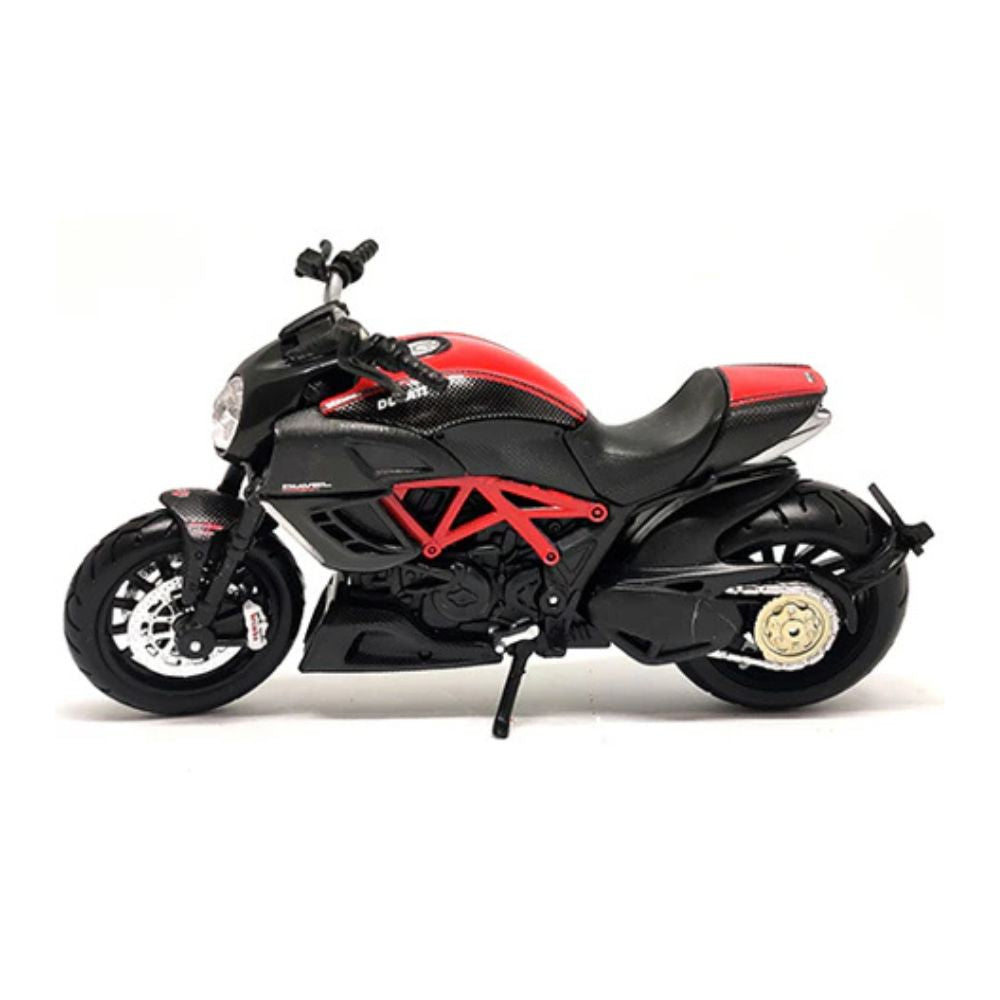 MAISTO DUCATI DIAVEL CARBON SCALE - 1:12