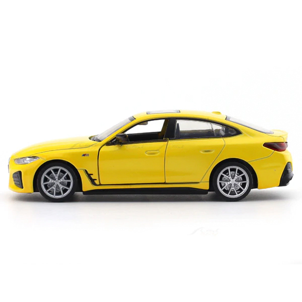 BMW i4 M50 Yellow – MSZ - The World Of Nerds