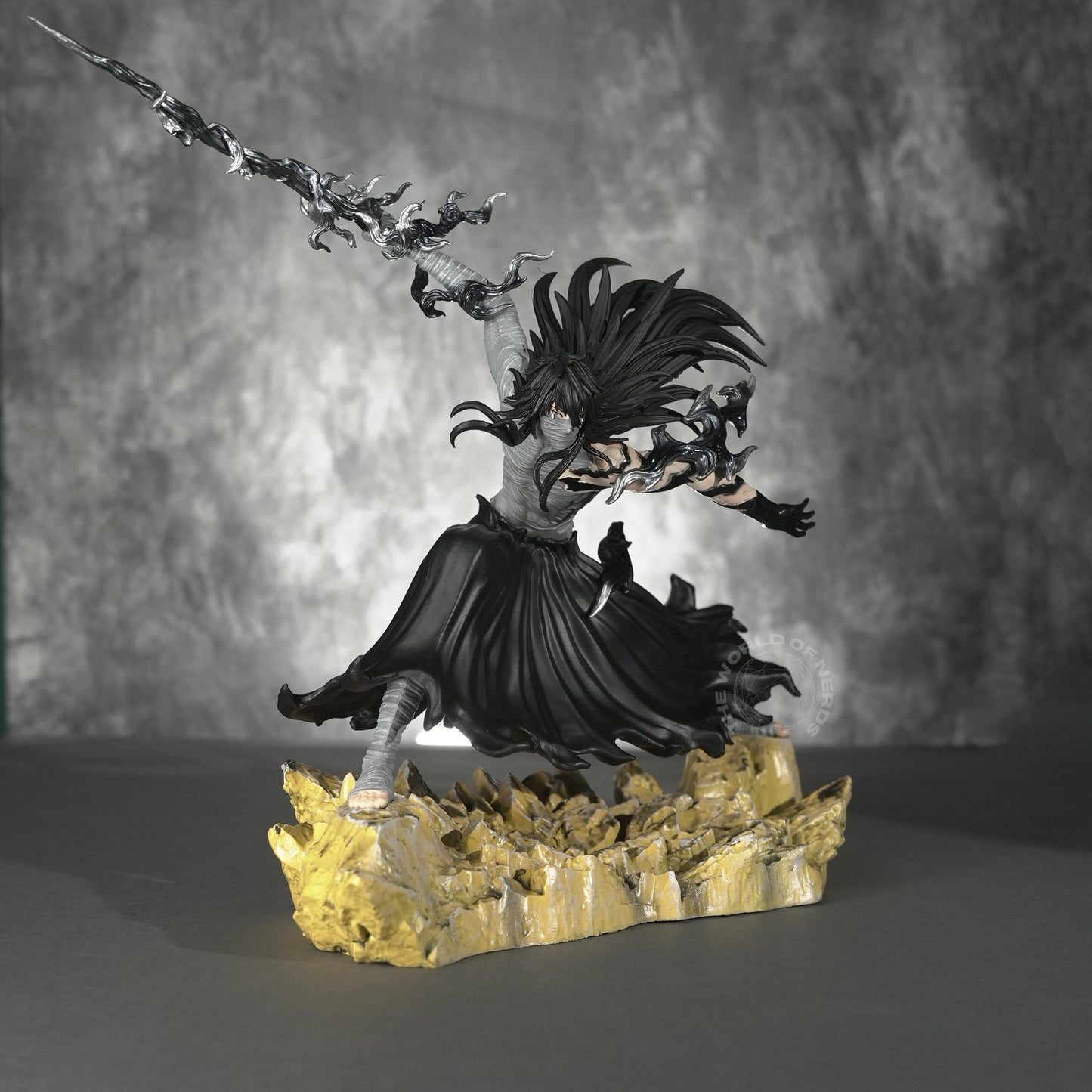 Ichigo Kurosaki Bankai Action Figure Black Version with Base 27.5cm – Bleach Premium Anime Collectible - The World Of Nerds