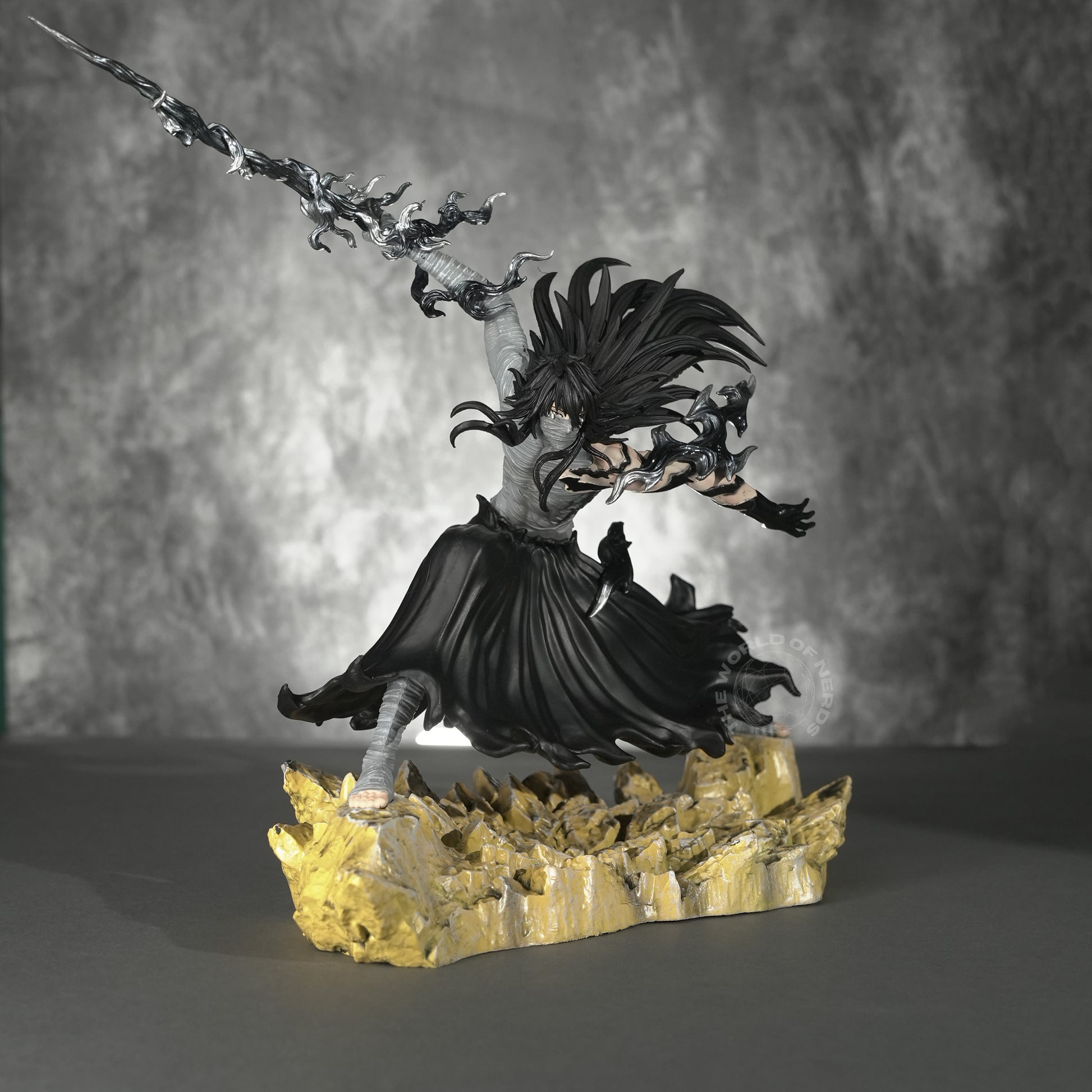 Ichigo Kurosaki Bankai Action Figure Black Version with Base 27.5cm – Bleach Premium Anime Collectible - The World Of Nerds