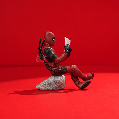 Storytime with Deadpool – Collectible Figurine - 2