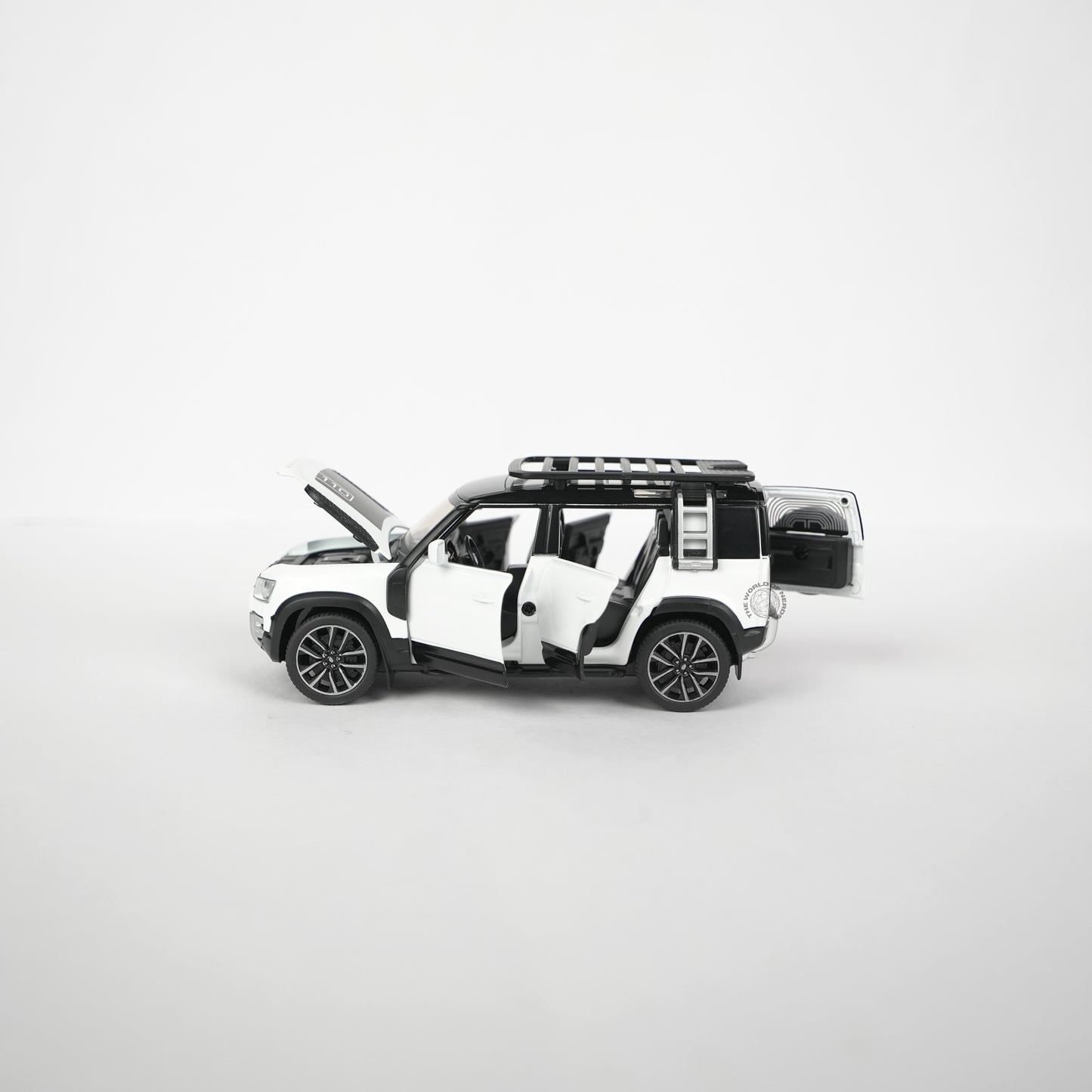Land Rover Defender 110 White Model Car - 1:32 Scale Diecast