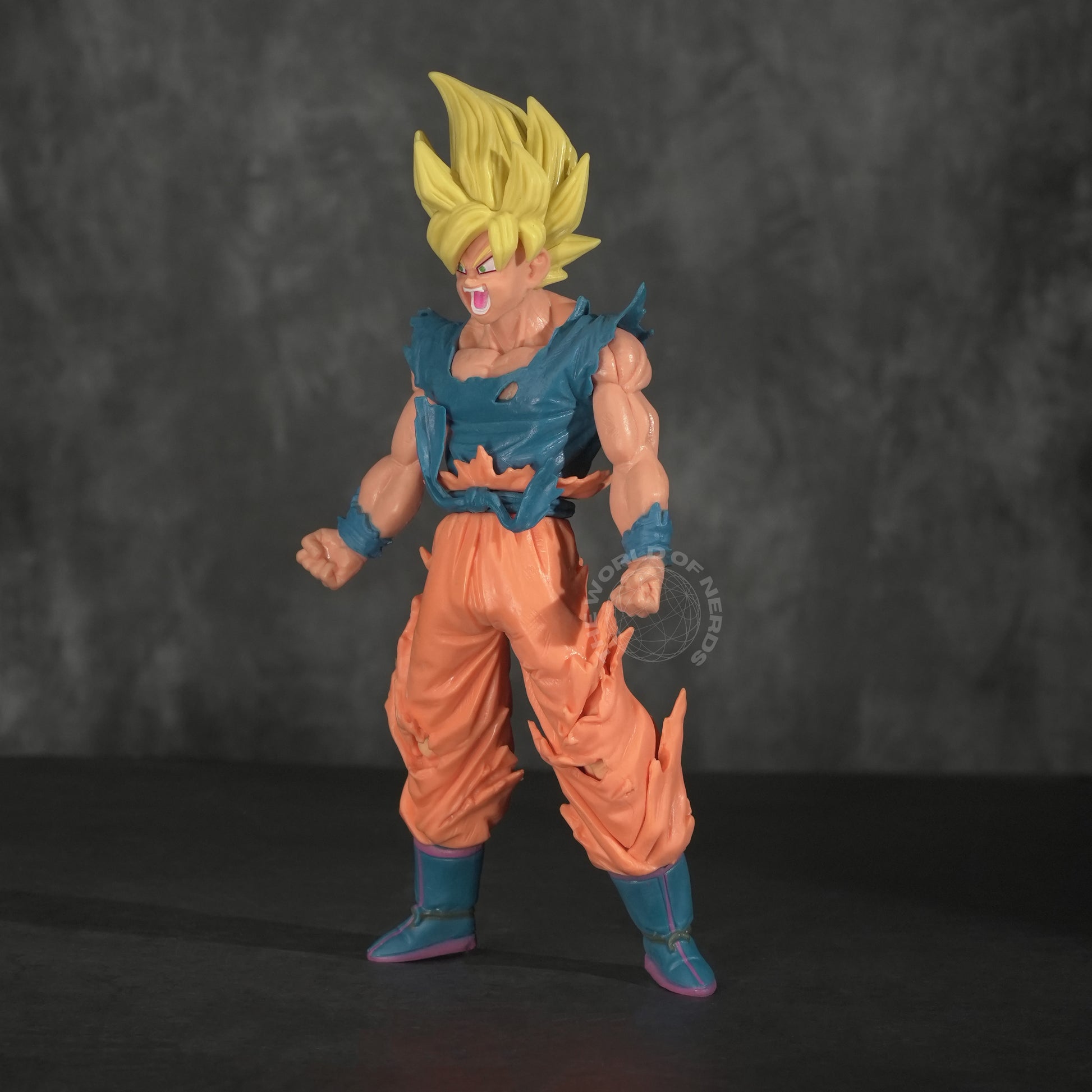 GOKU – SUPER SAIYAN D1 COLLECTIBLE FIGURE - The World Of Nerds