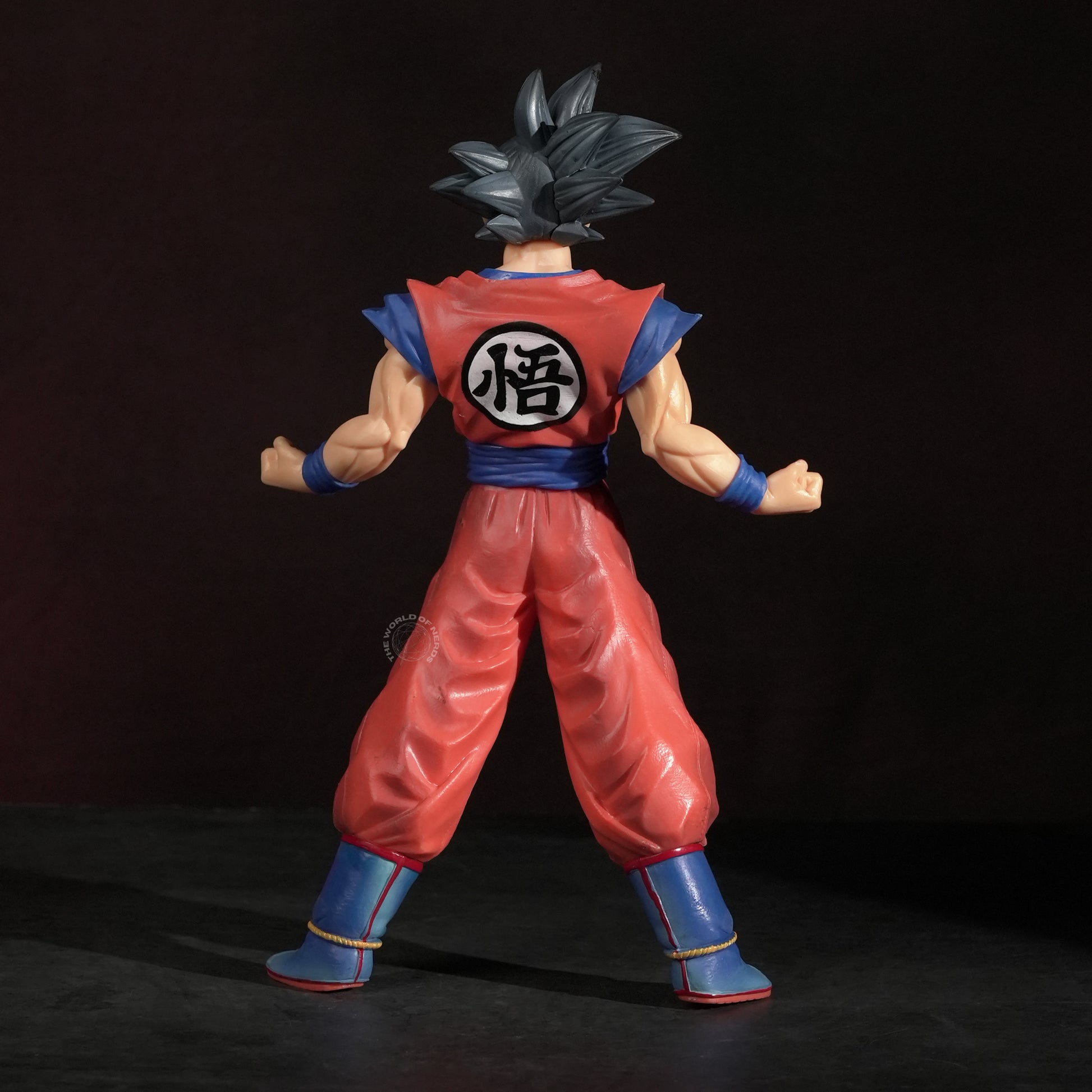 ULTRA INSTINCT GOKU – ACTION FIGURE - The World Of Nerds