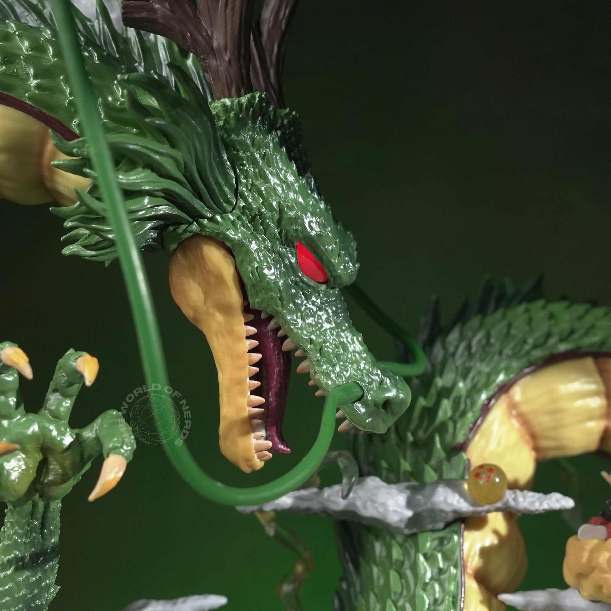 Shenron Dragon Action Figure 57cm – Dragon Ball Z Legendary Wish Dragon Premium Collectible - The World Of Nerds