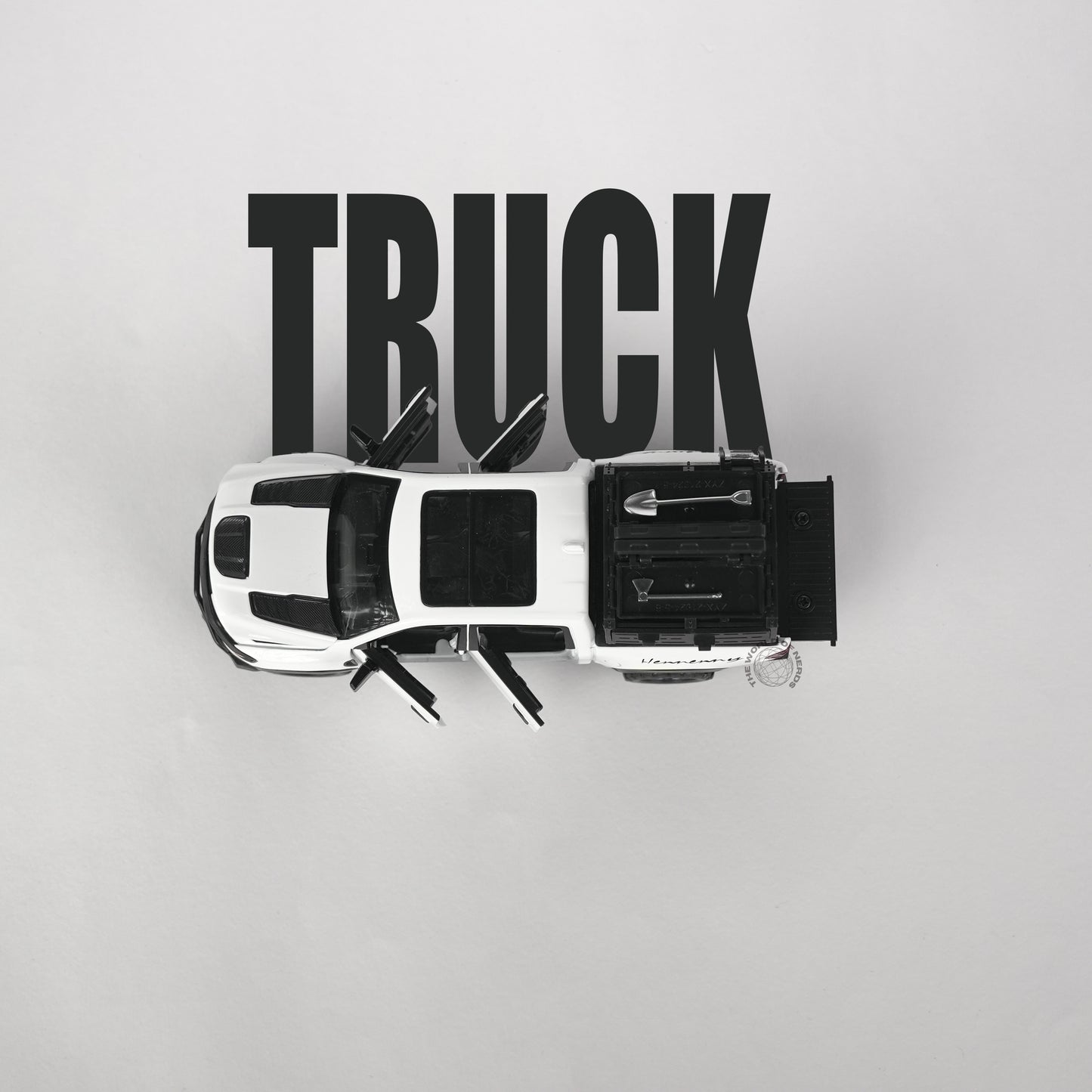 Ram Mammoth Pickup Truck Diecast Model – 1:32 Scale (White)