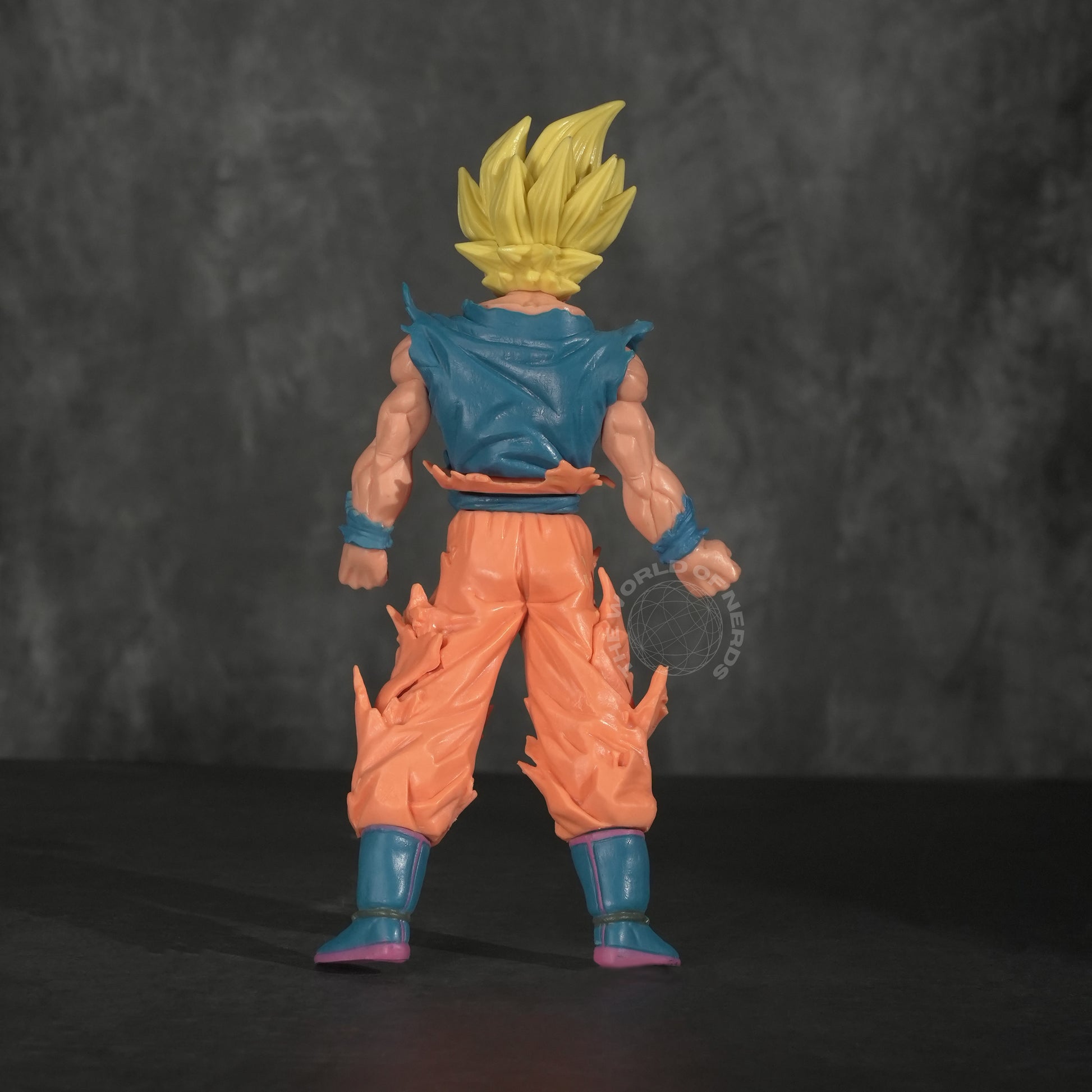 GOKU – SUPER SAIYAN D1 COLLECTIBLE FIGURE - The World Of Nerds