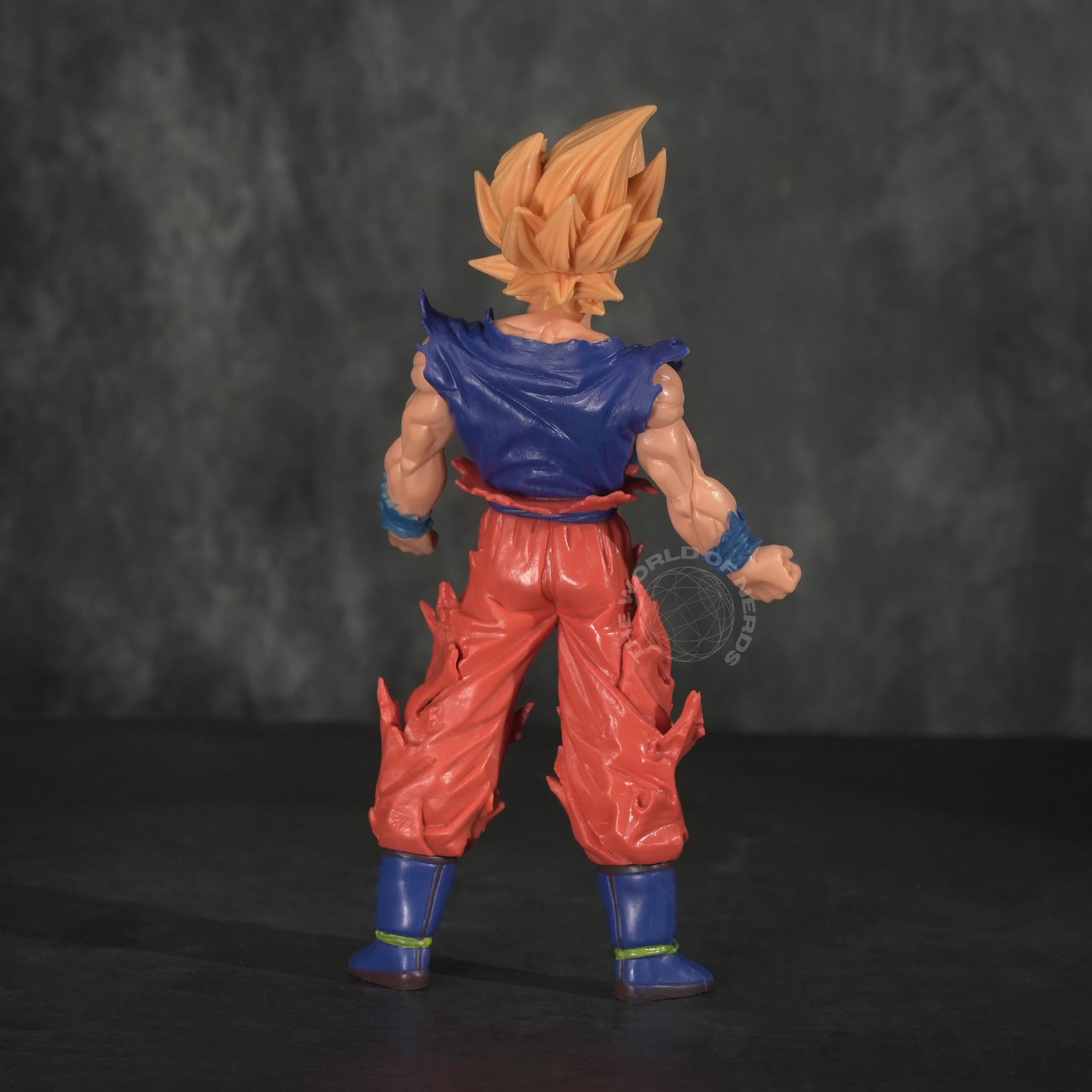 GOKU – SUPER SAIYAN D2 COLLECTIBLE FIGURE - The World Of Nerds