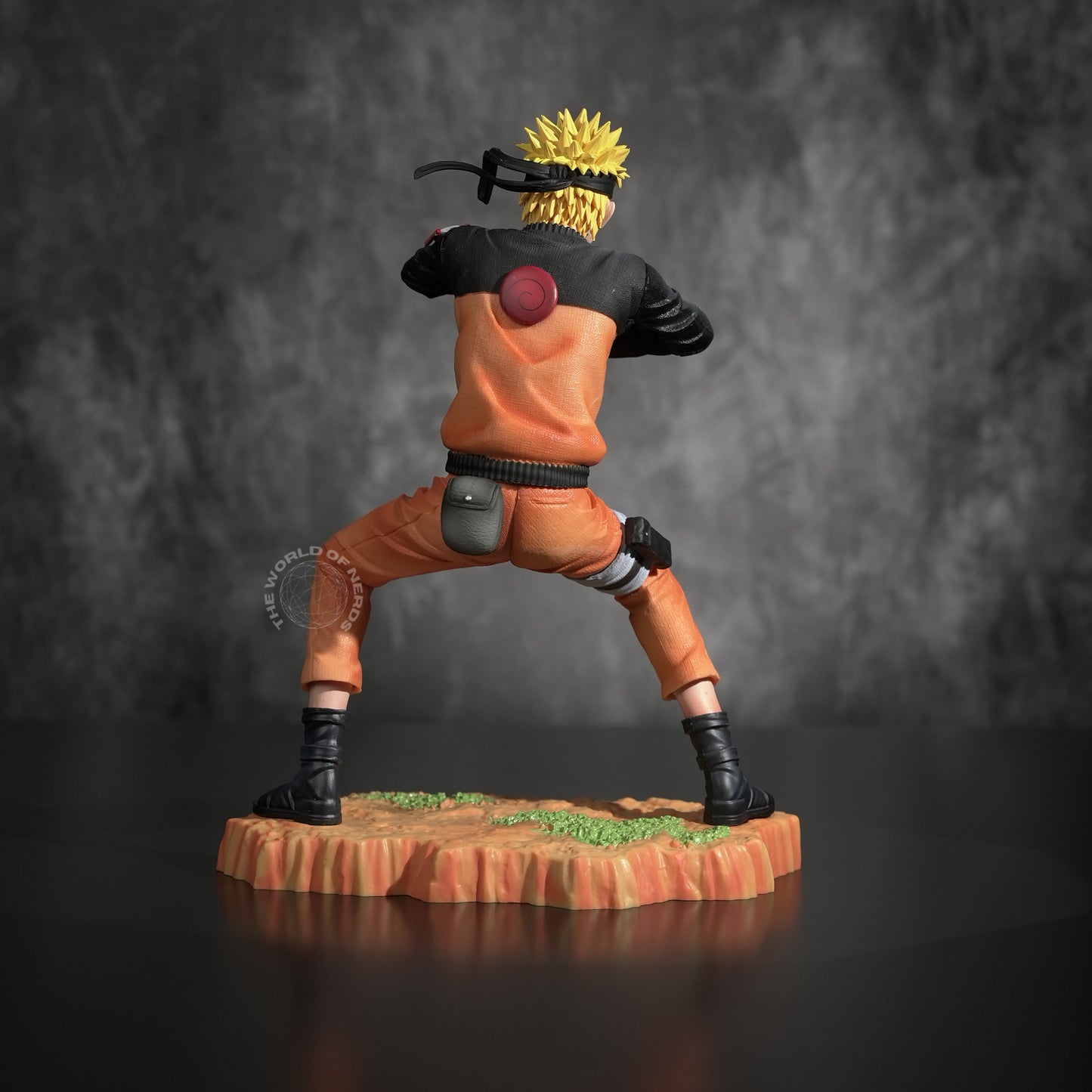 Naruto Uzumaki Action Figure with Grass Base 26cm – Naruto Shippuden Premium Anime Collectible - The World Of Nerds
