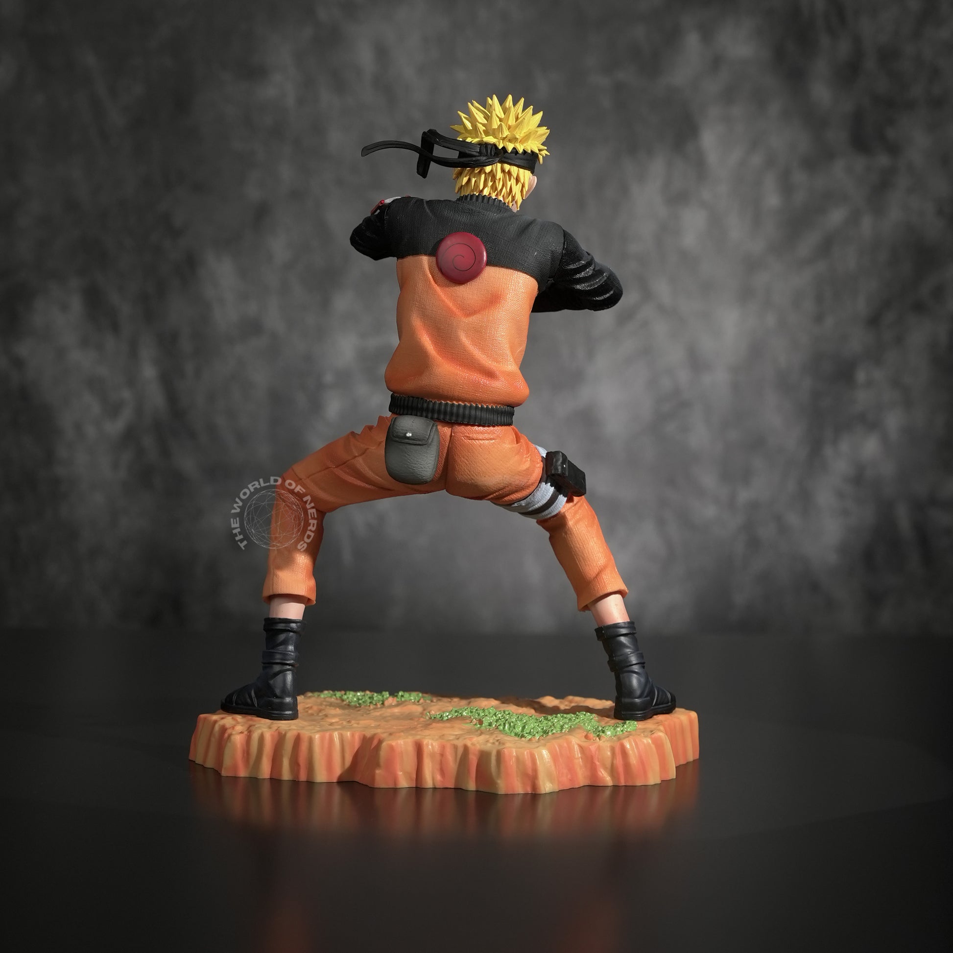 Naruto Uzumaki Action Figure with Grass Base 26cm – Naruto Shippuden Premium Anime Collectible - The World Of Nerds